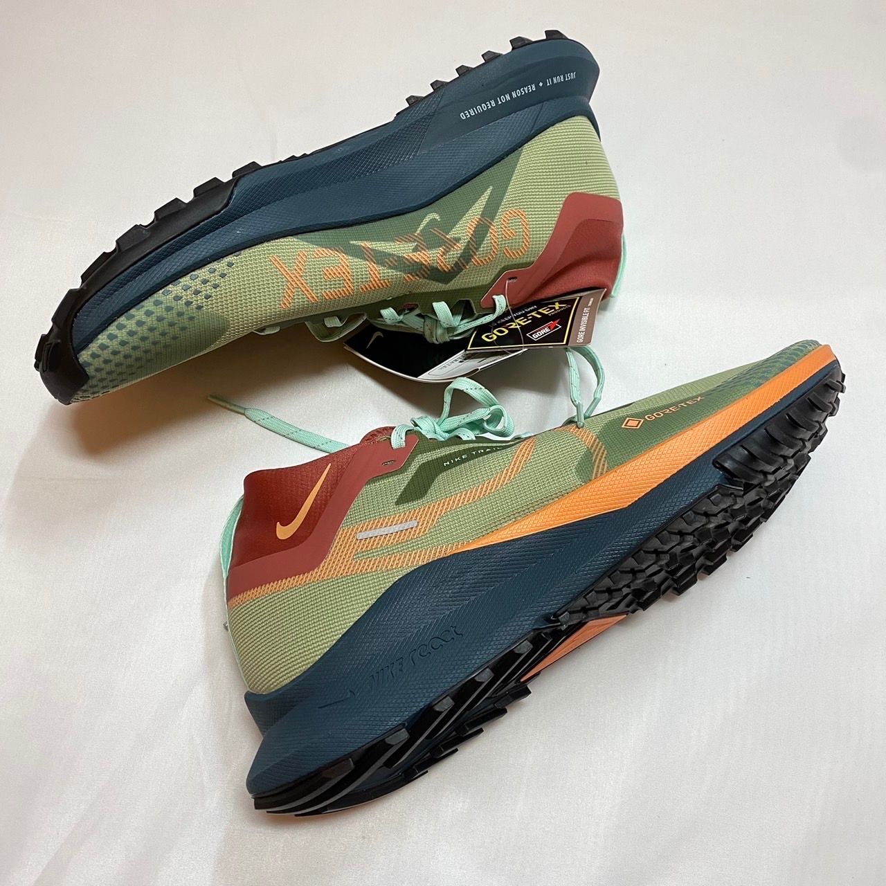 Nike React Pegasus Trail 4 Gore-Tex "Alligator/Mint Foam/Canyon Last/Orange Trance"