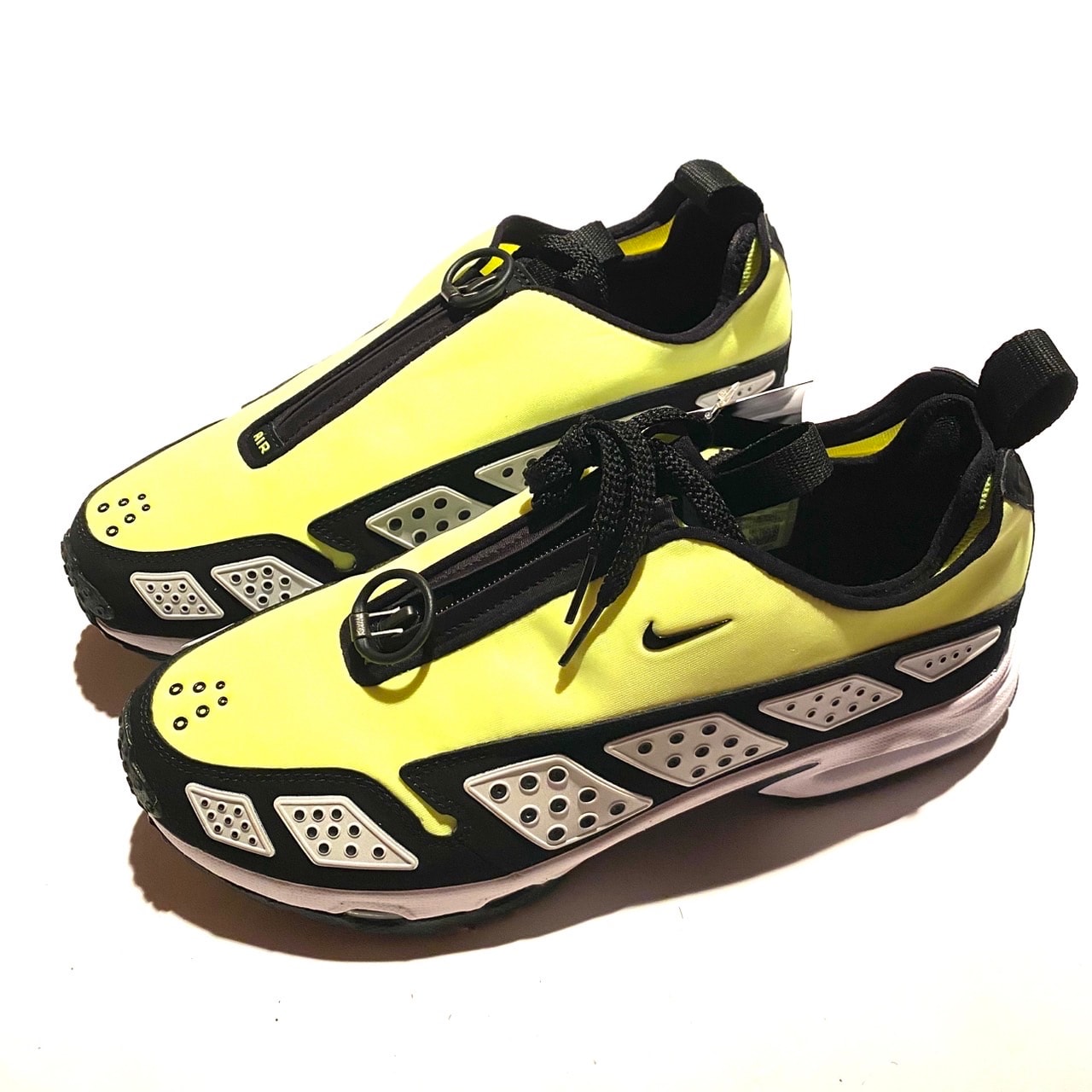 Nike Women's Air Max SNDR "Volt and Black"