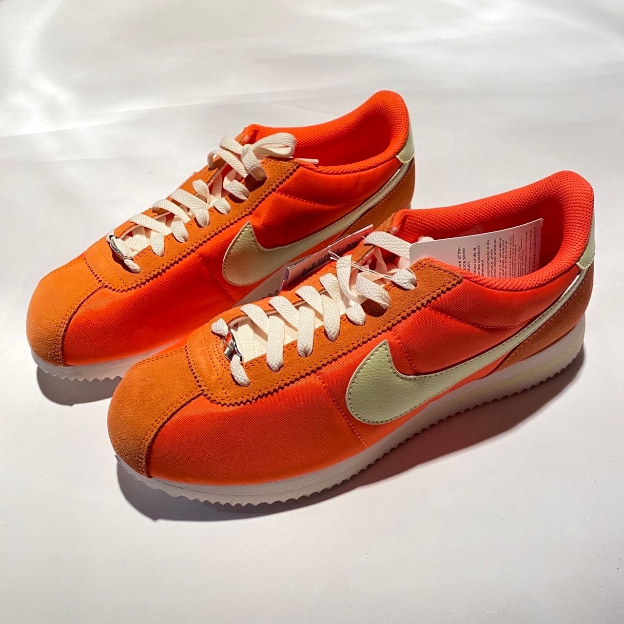 ナイキ ウィメンズ コルテッツ テキスタイル "セーフティオレンジ/ライフライム"