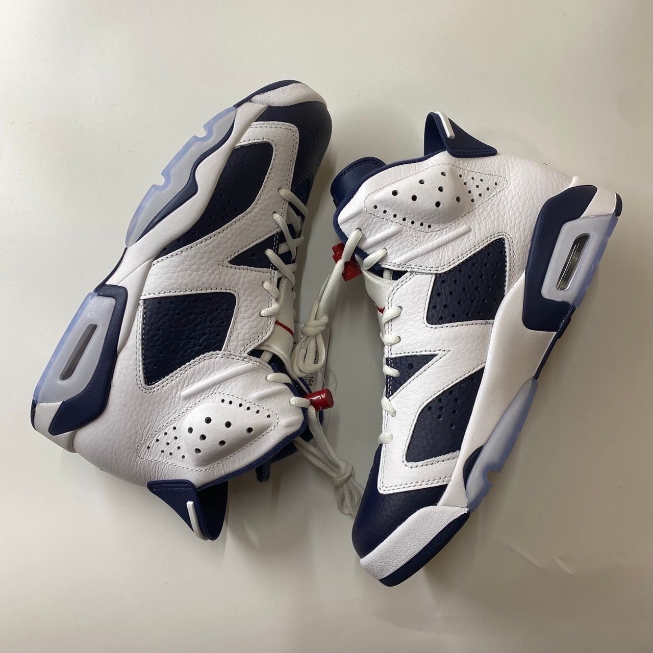 Nike Air Jordan 6 Retro "White and Midnight Navy"