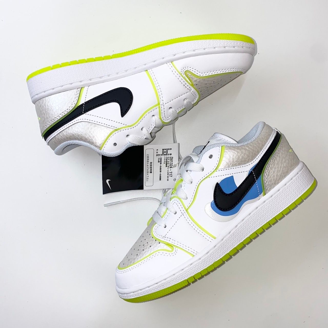 Nike GS Air Jordan 1 Low SE "White/Platinum Tint/Volt/Black"