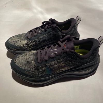 Nike Vomero Plus "Anthracite/Oatmeal/Volt/Black"