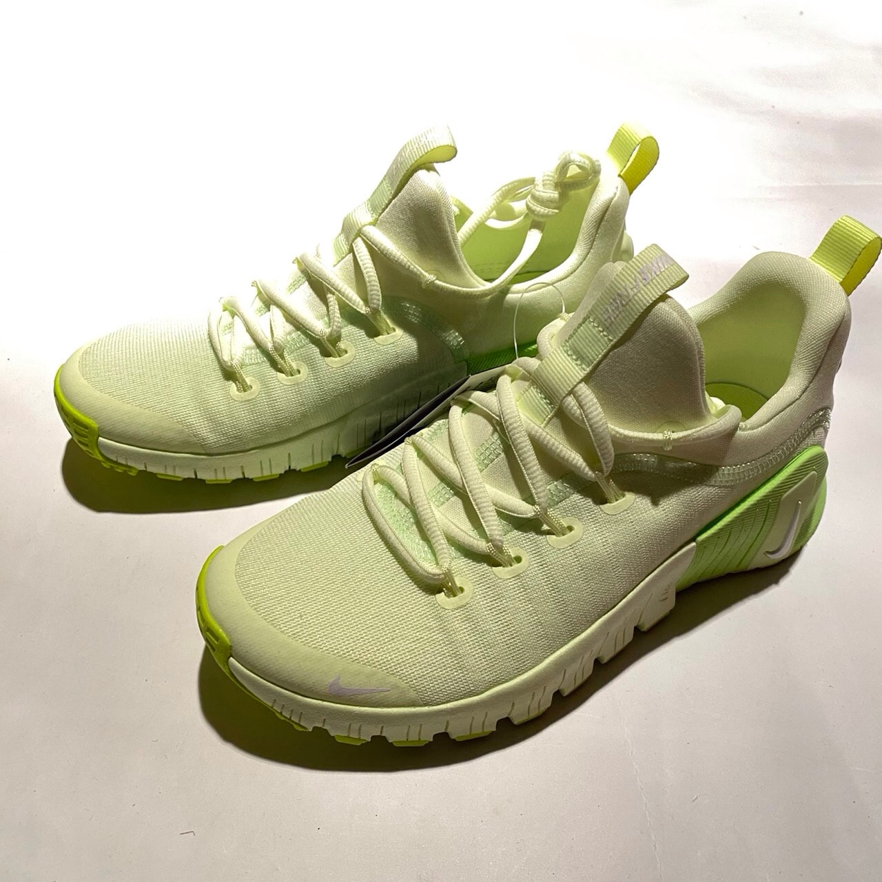 Nike Women's Free Metcon 6 "Barely Volt/Volt/Volt Glow/White"