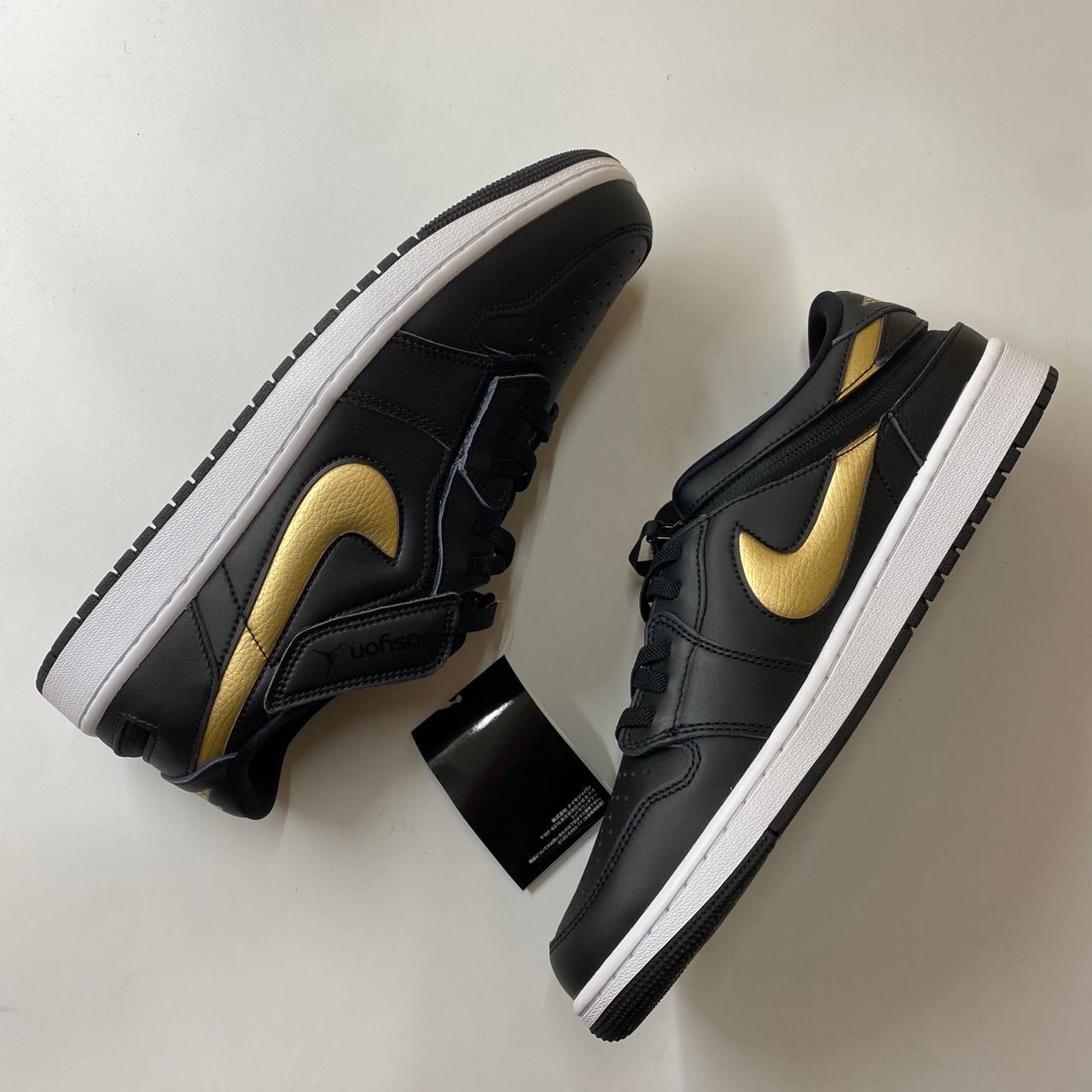 Nike Air Jordan 1 Low FlyEase "Black/White/Metallic Gold"