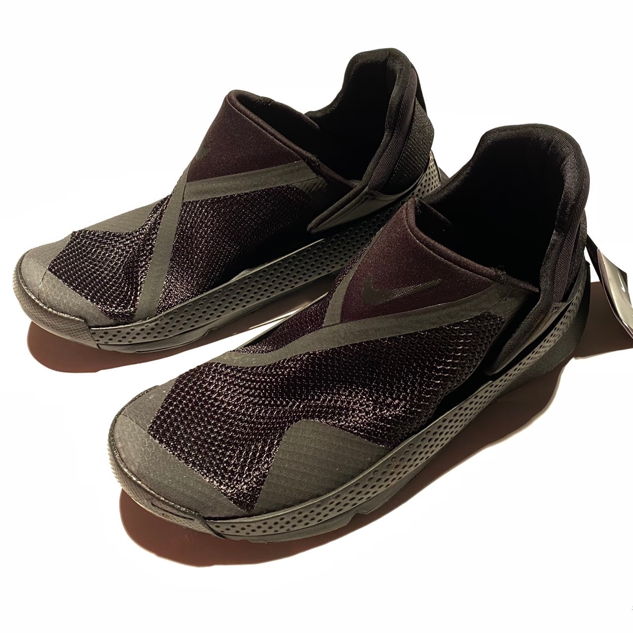 ナイキ ウィメンズ ゴー フライイーズ "トリプルブラック"