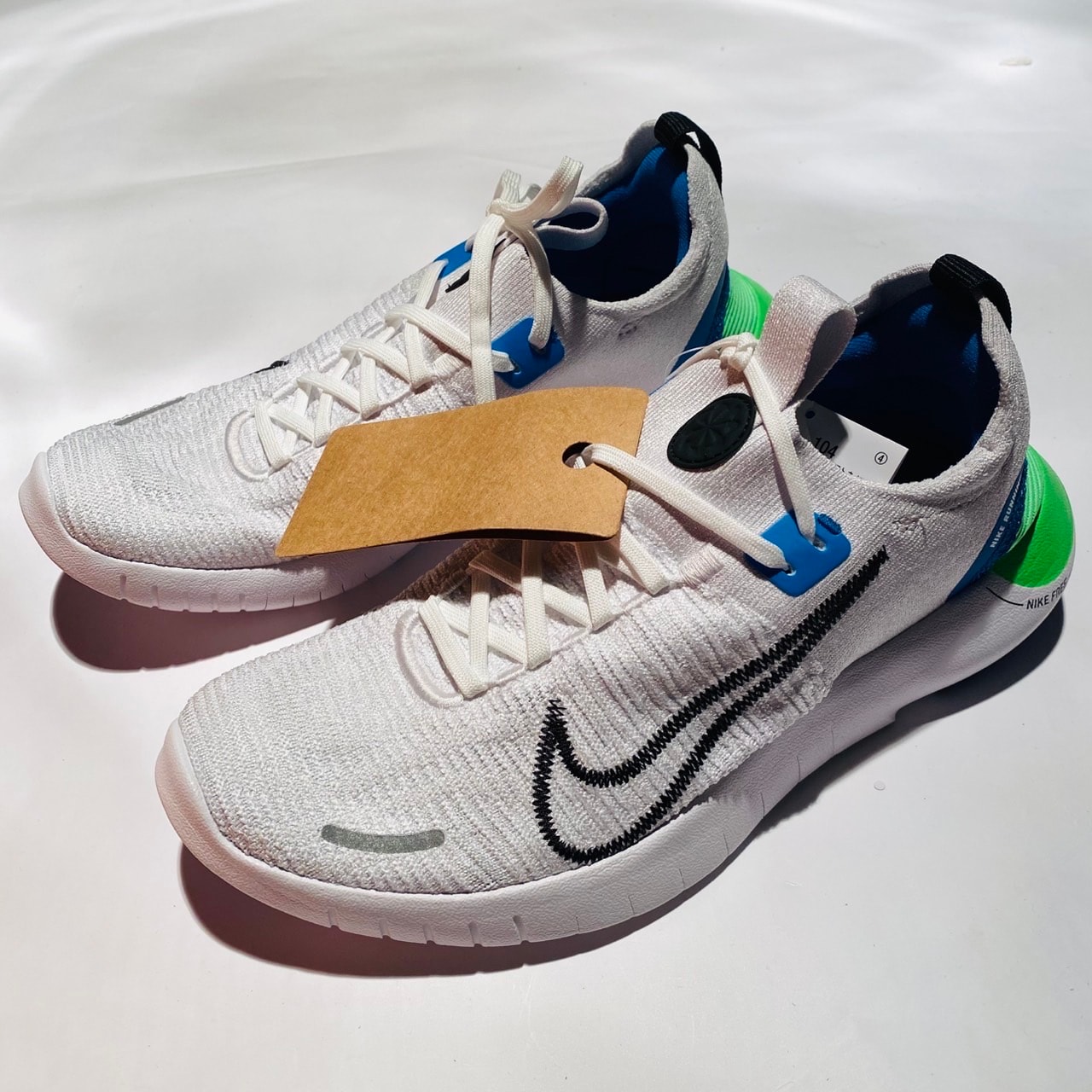 ナイキ フリー ラン NN "ホワイト/プラチナムティント/スターブルー/ブラック"