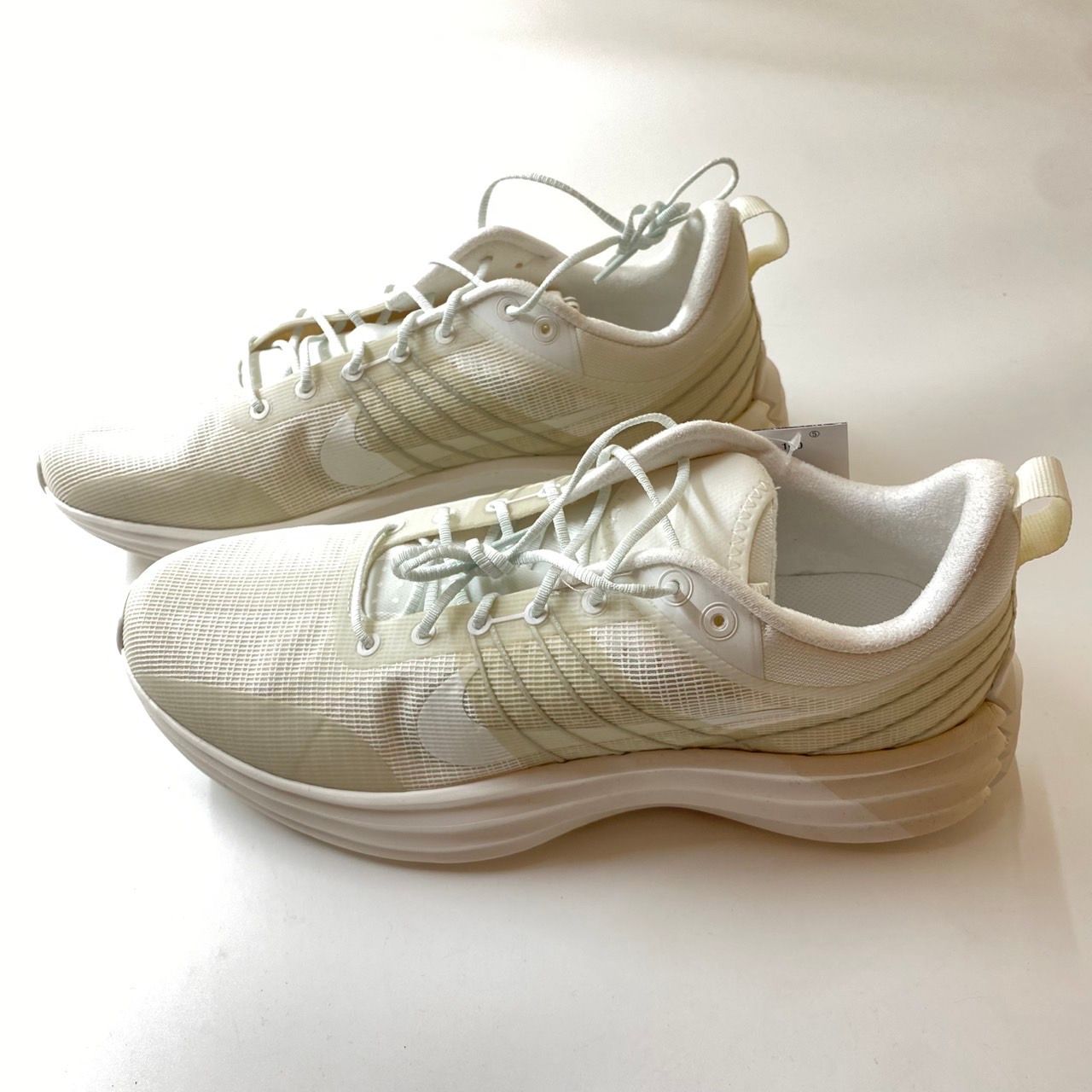 ナイキ ルナ ローム "ファントム アンド ライトボーン"