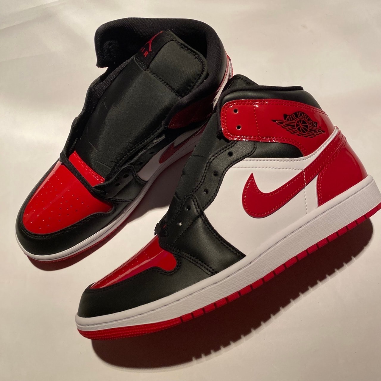 Nike Air Jordan 1 Mid SE "Black/White/Varsity Red"