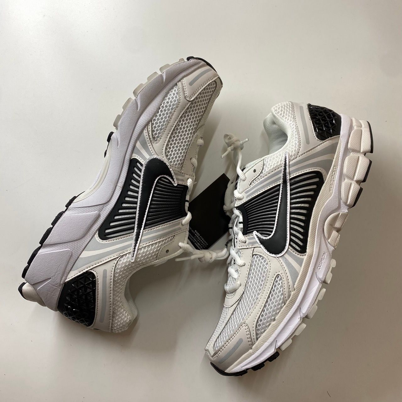 Nike Zoom Vomero 5 "White/Black"