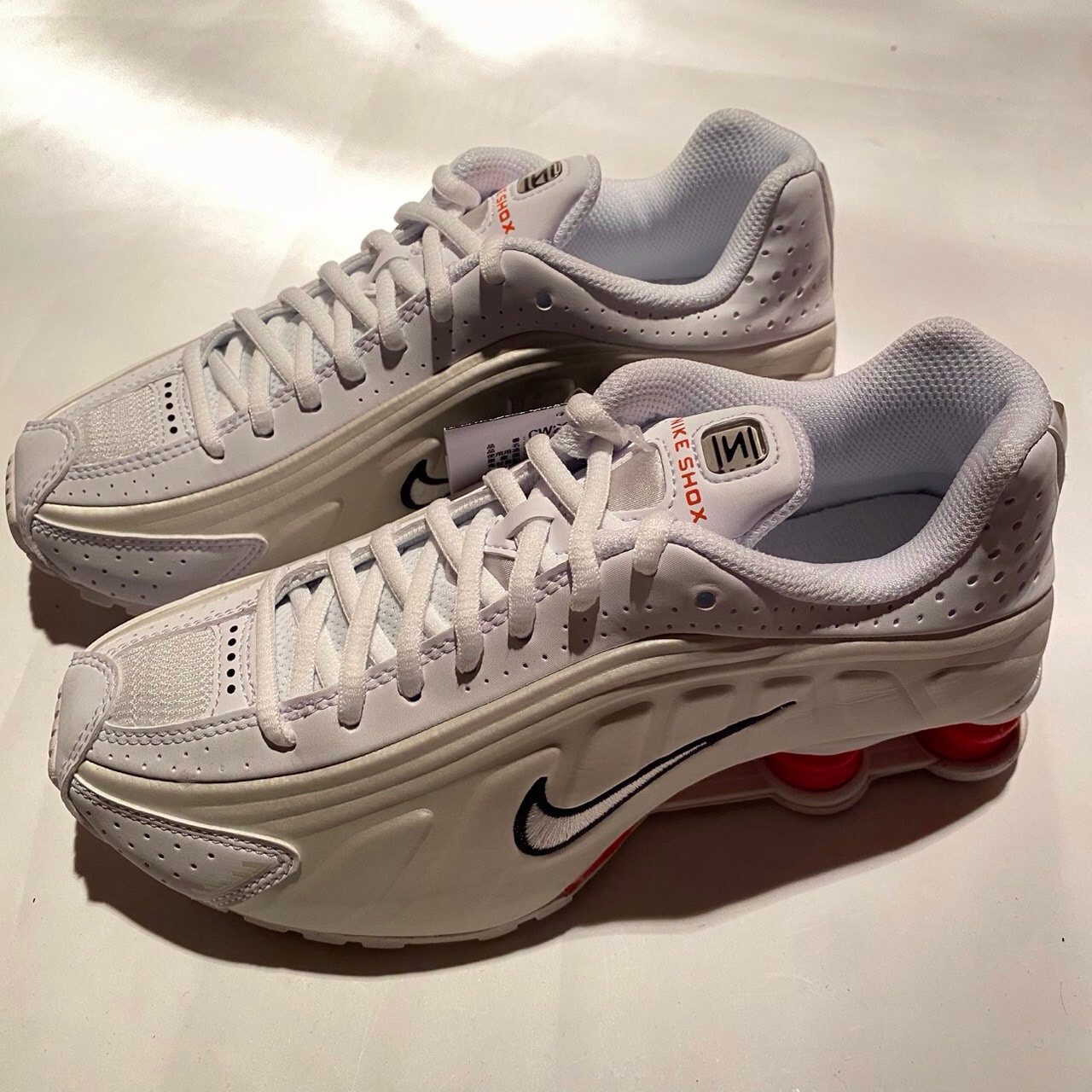 Nike GS Shox R4 "White/Phantom/Picante Red/White"