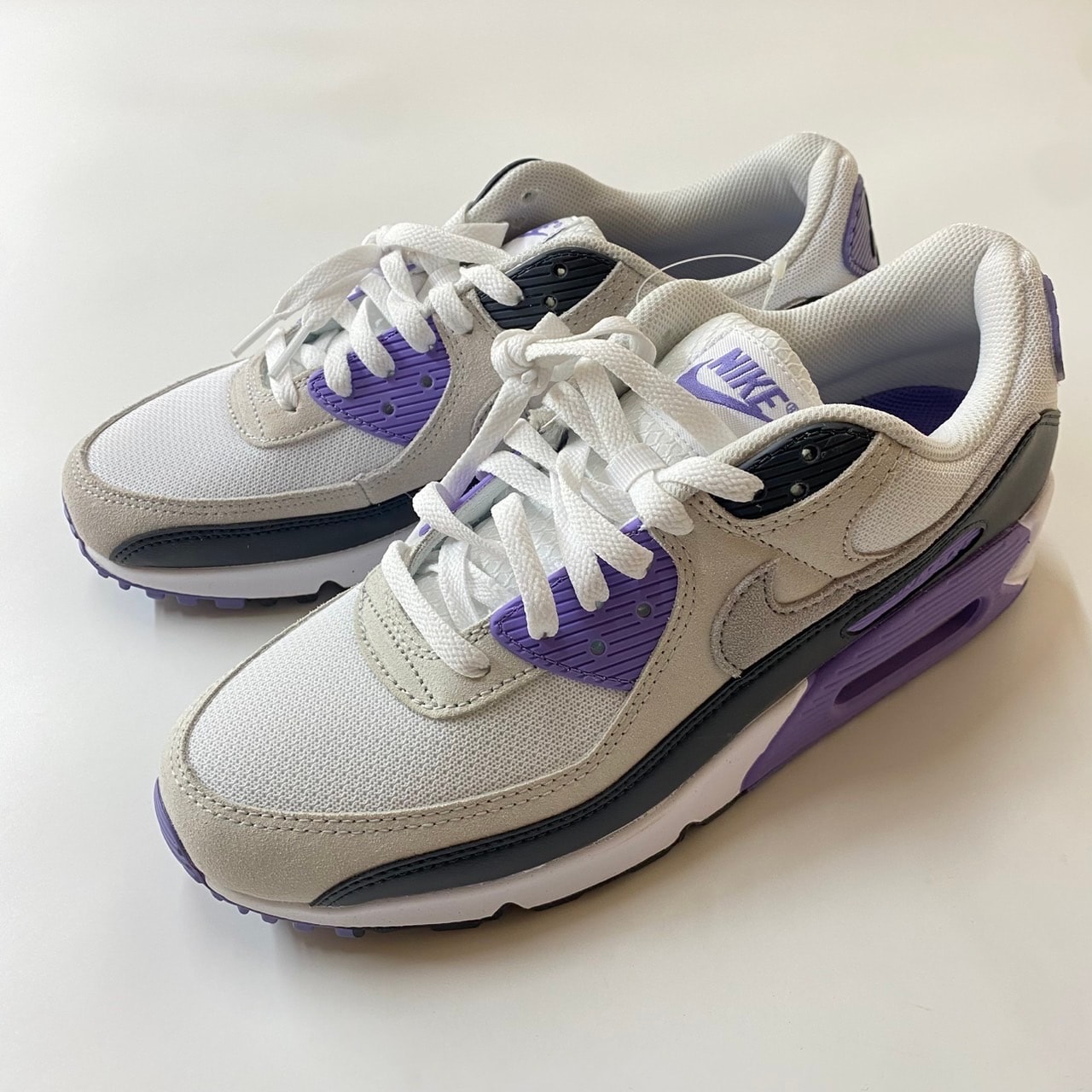 Nike Air Max 90 "White/Dusty Amethyst/Photon Dust/Light Smoke Grey"