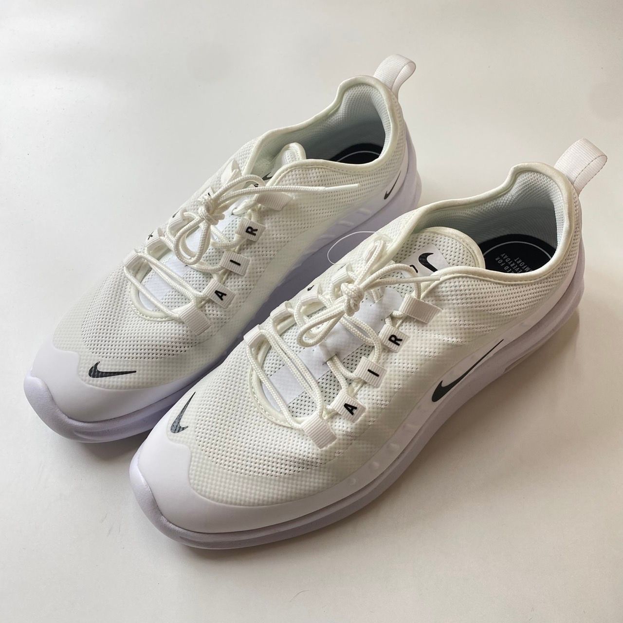 Nike Air Max Axis "White/Black"