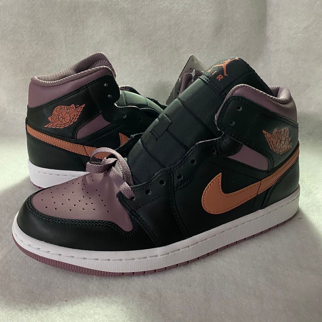 Nike Air Jordan 1 Mid SE "Black/Sky J Mauve/Sky J Orange"