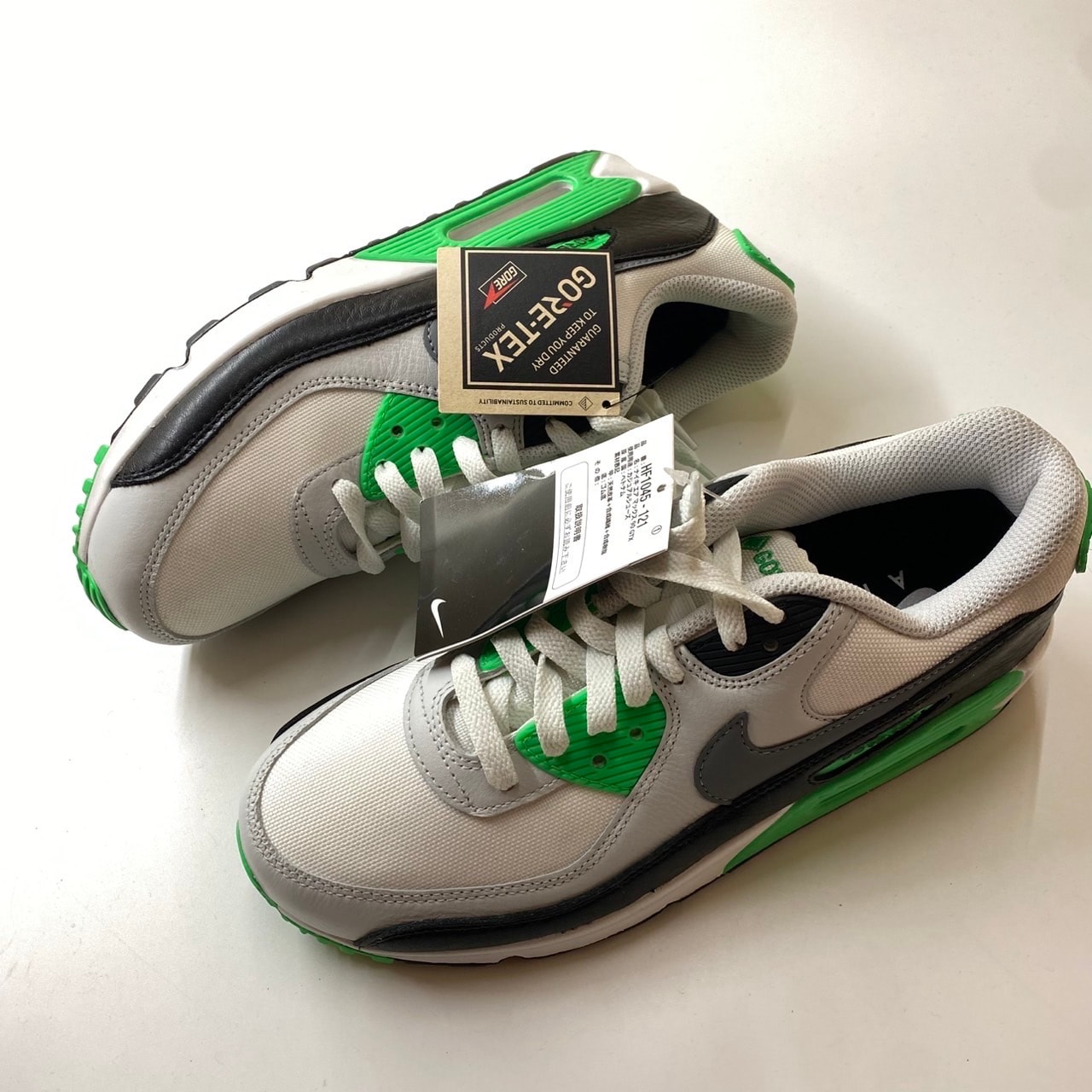 Nike Air Max 90 GORE-TEX "Summit White/Photo Dust/Black/Cool Gray"