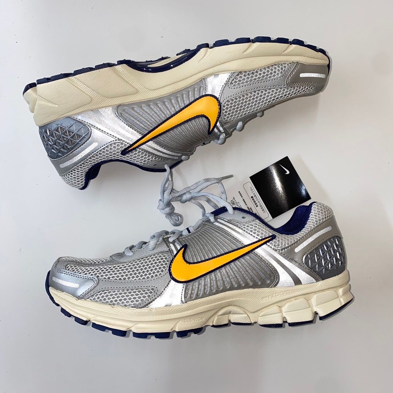 Nike Zoom Vomero 5 "Pure Platinum and Laser Orange"