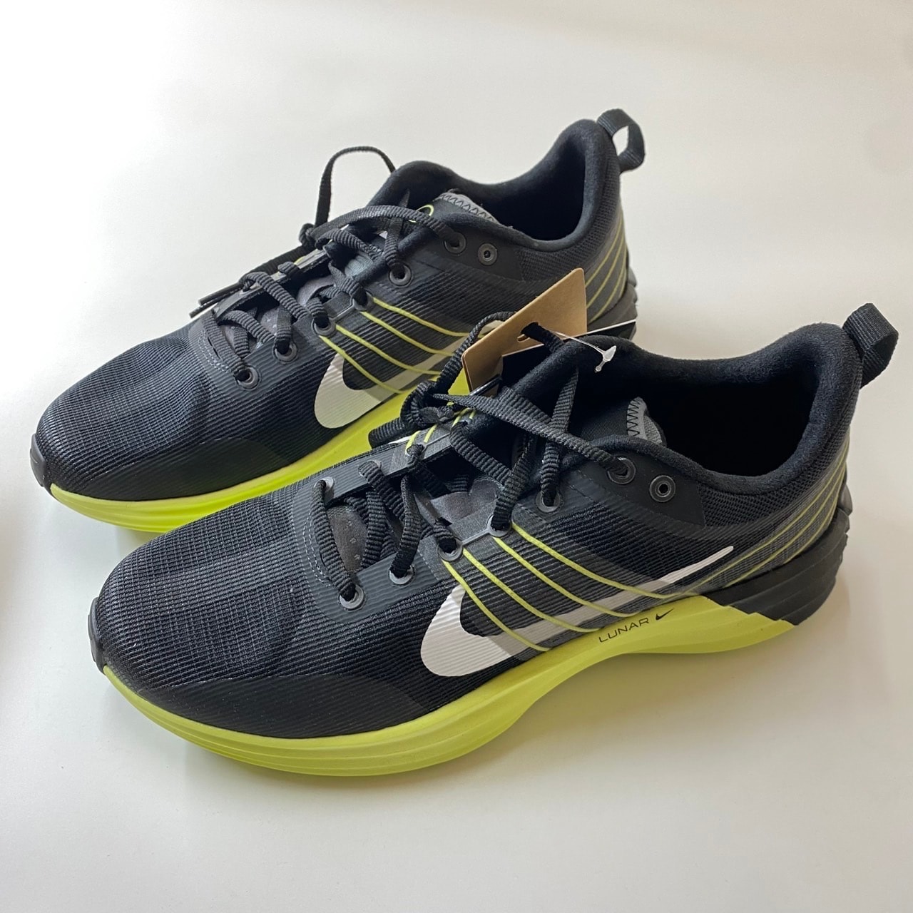 ナイキ ルナ ローム "ブラック/アイアングレー/ライトレモンツイスト/ホワイト"