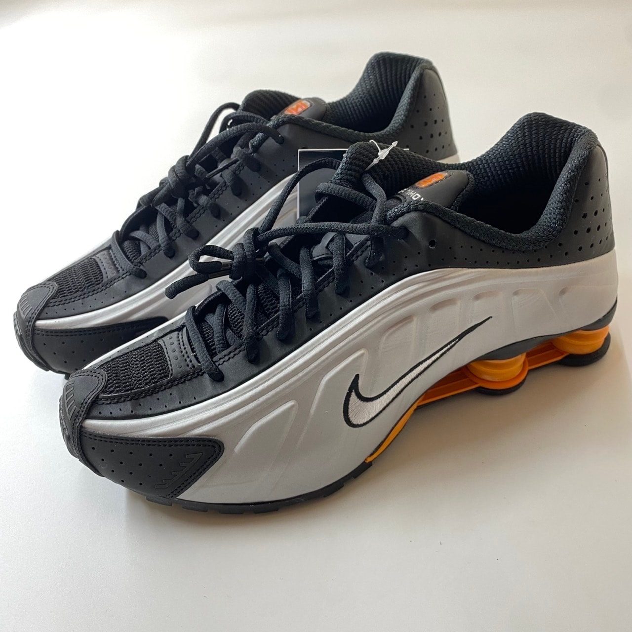 ナイキ ショックス 