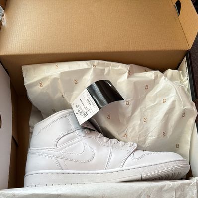 Nike Air Jordan 1 Mid "Triple White"