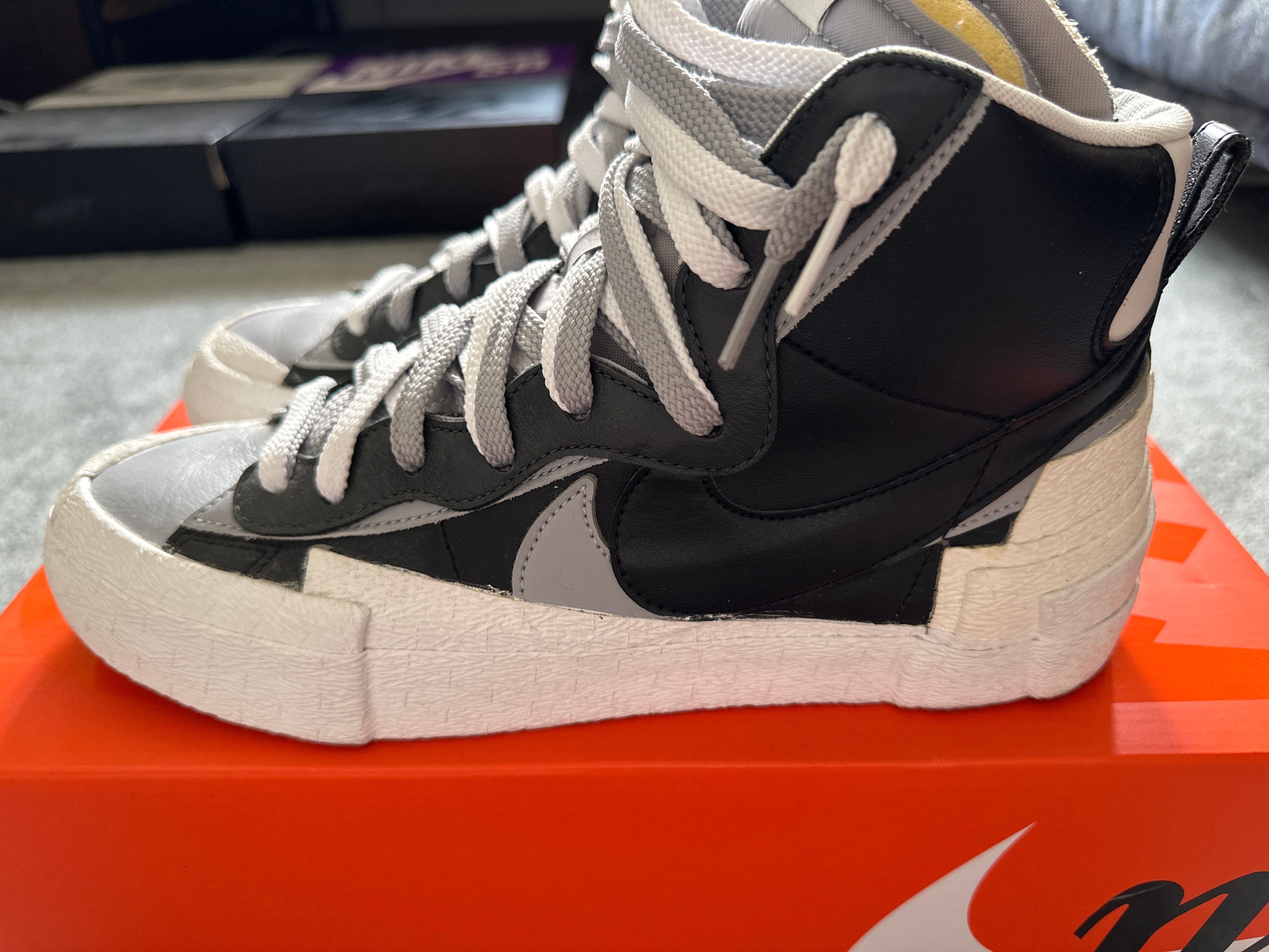 sacai × NIKE BLAZER MID "BLACK/WOLF GREY/WHITE"