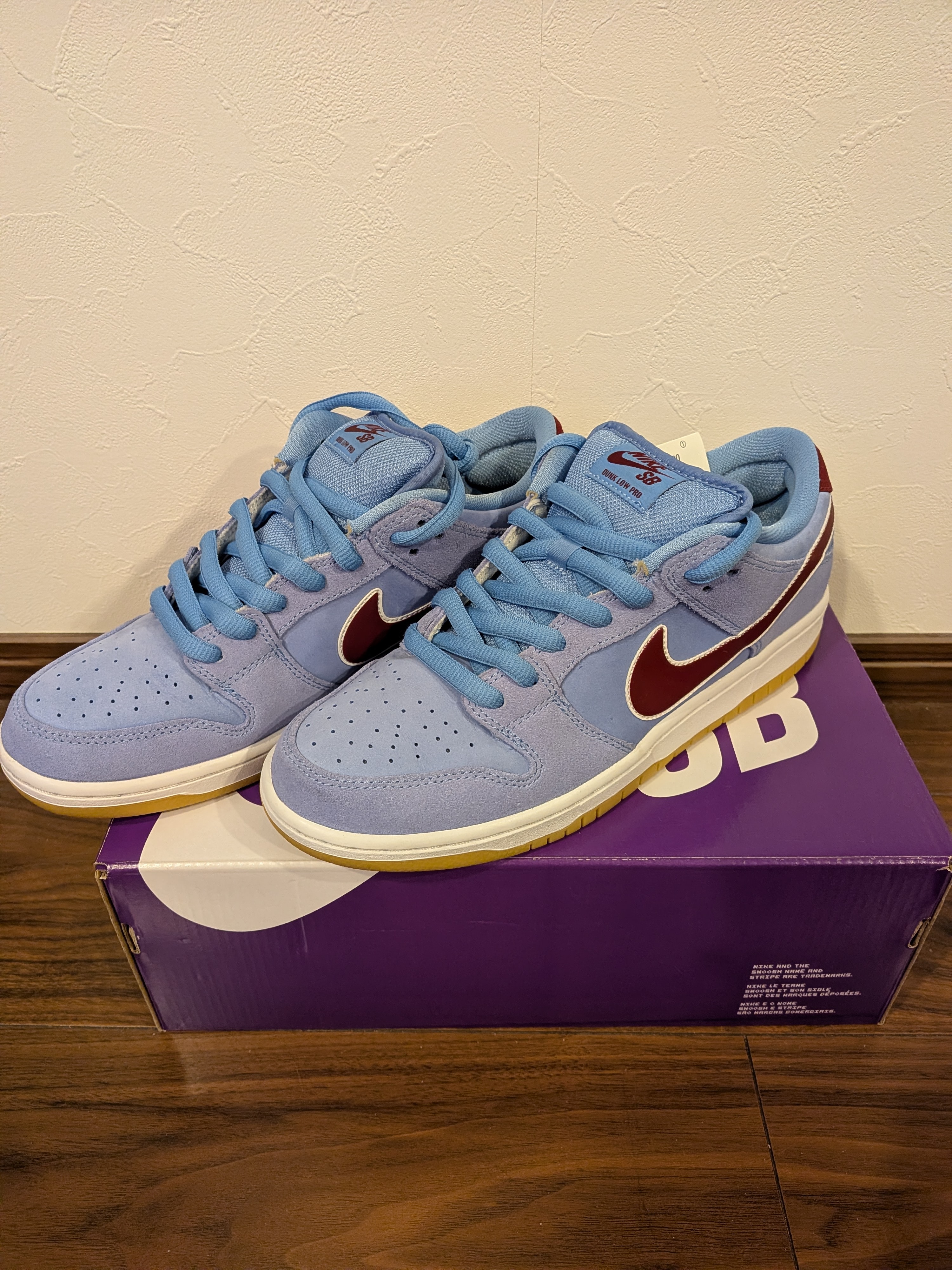 Nike SB Dunk Low Pro "Philadelphia Phillies/Valor Blue and Team Maroon"