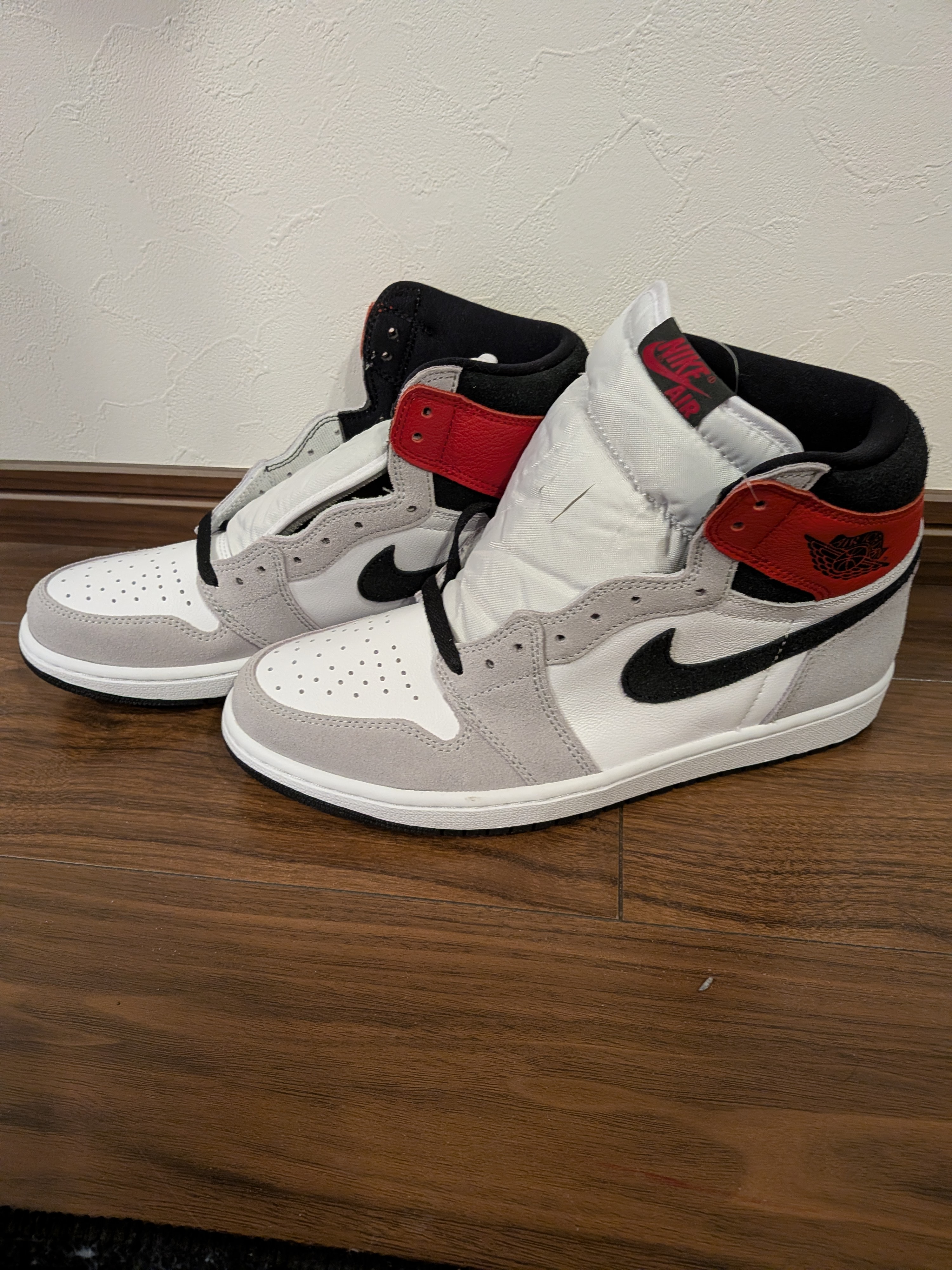 Nike Air Jordan 1 High OG "White/Black/Light Smoke Grey"
