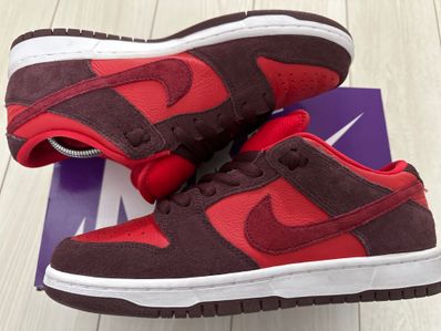 Nike SB Dunk Low "Cherry"