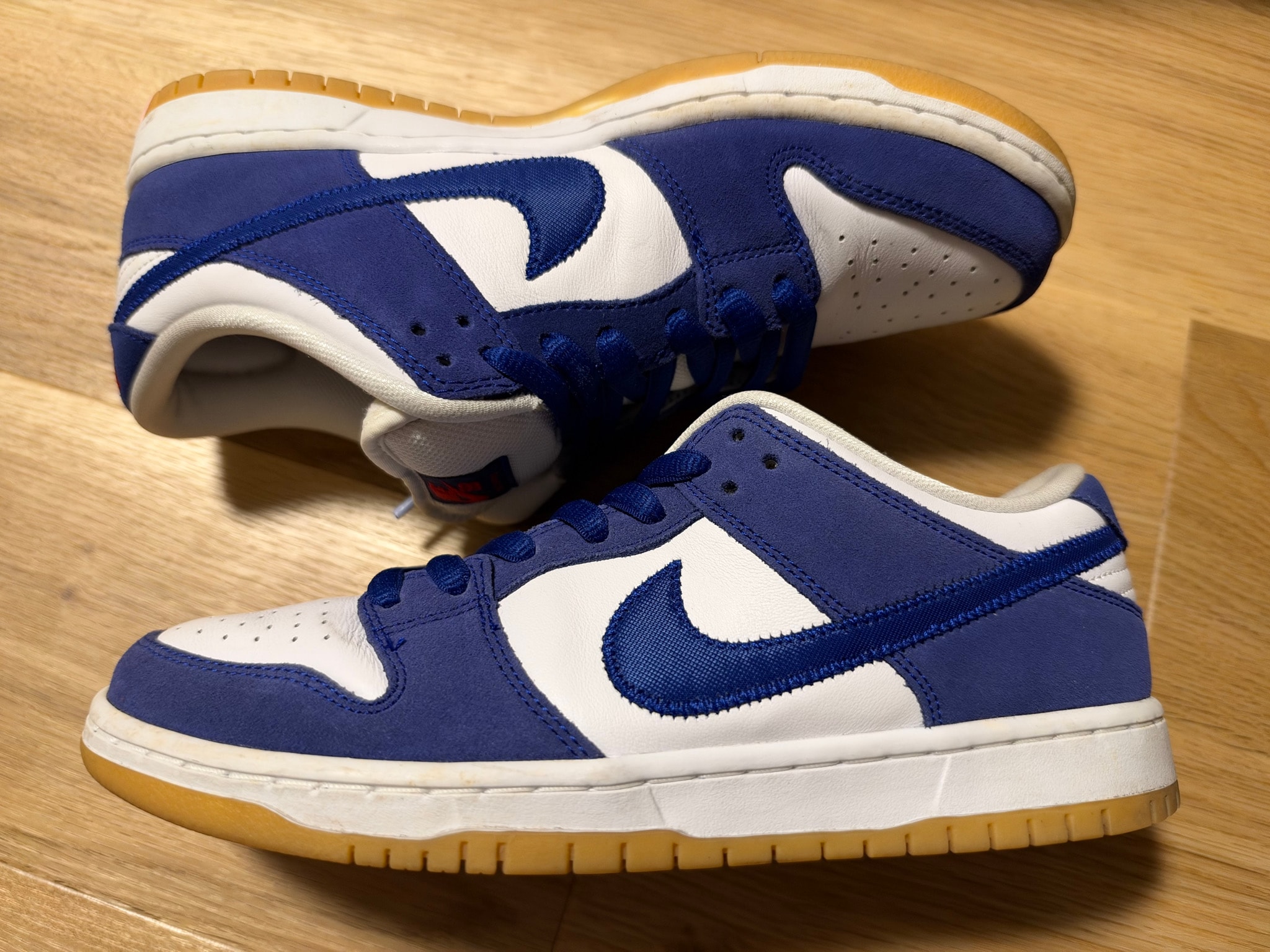 Nike SB Dunk Low "Los Angeles Dodgers/Deep Royal Blue"