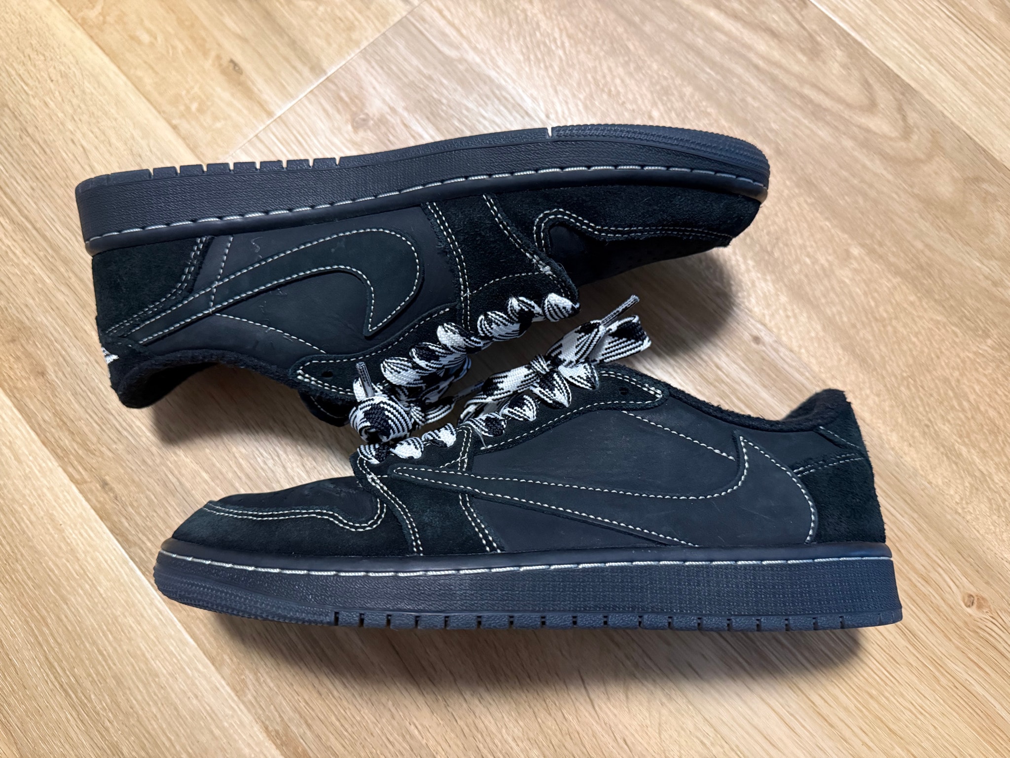 Travis Scott × Nike Air Jordan 1 Low OG SP "Black Phantom"