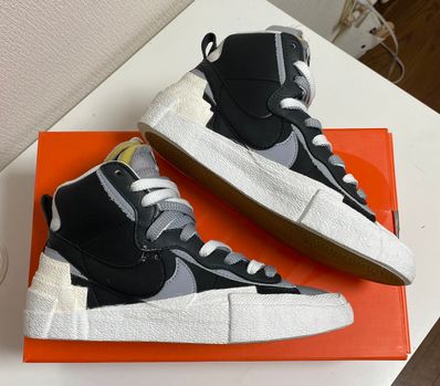 sacai × NIKE BLAZER MID "BLACK/WOLF GREY/WHITE"