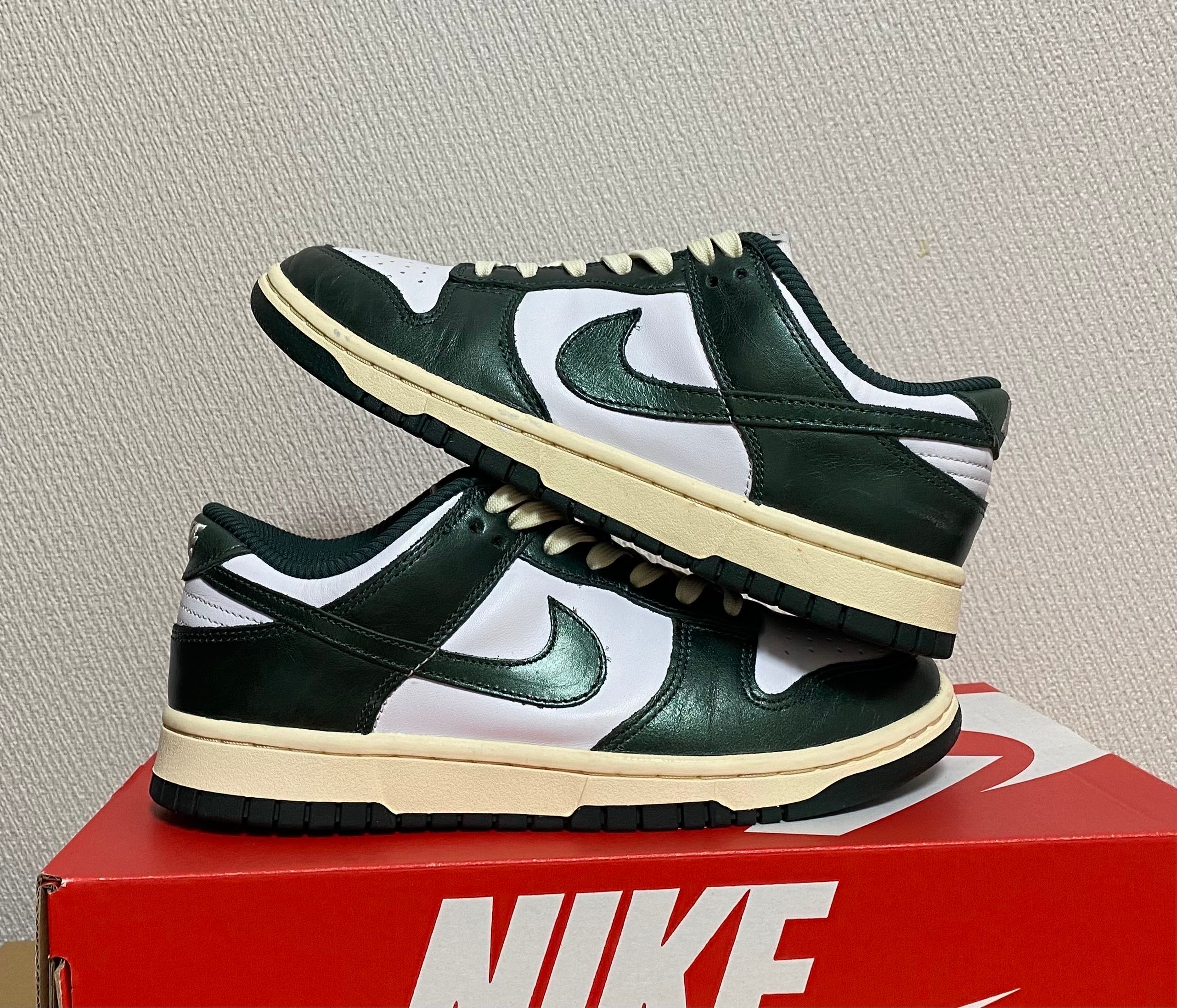 Nike Women's Dunk Low "Vintage Green"