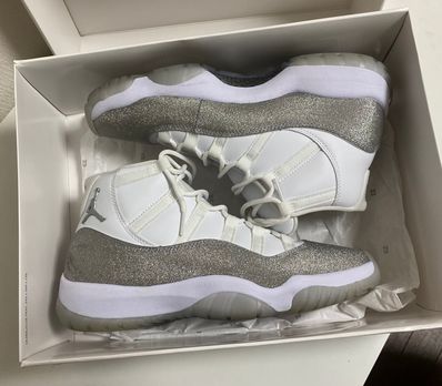 NIKE Women's AIR JORDAN 11 "METALLIC SILVER"