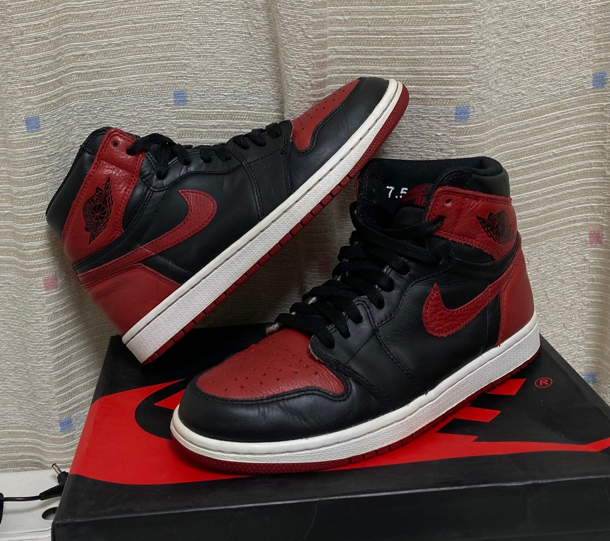 Nike Air Jordan 1 Retro High OG "Bred/Banned" (2016)