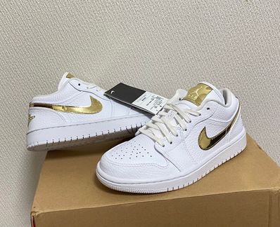 NIKE Women's AIR JORDAN 1 LOW SE "WHITE/GOLD"