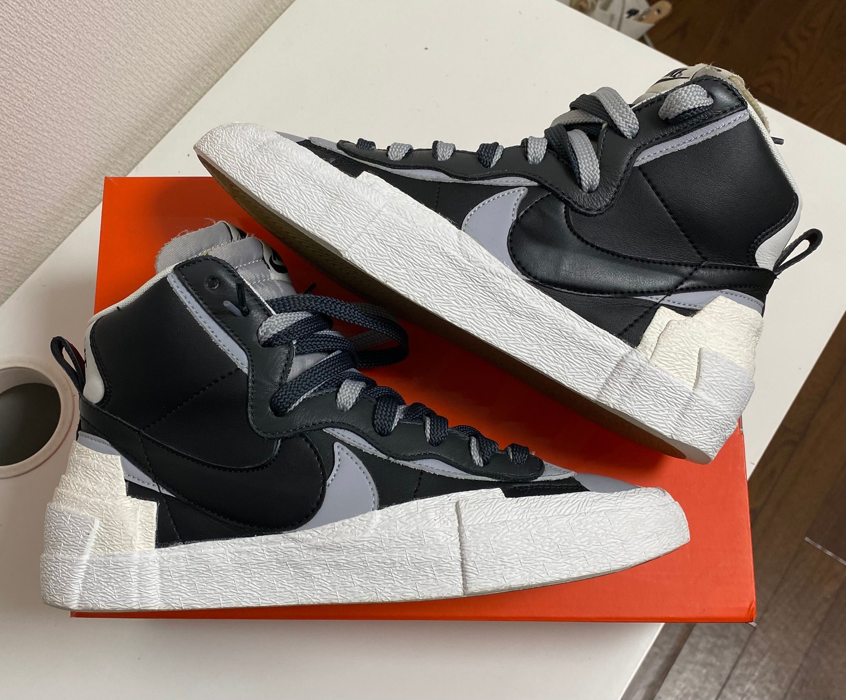 sacai × NIKE BLAZER MID "BLACK/WOLF GREY/WHITE"