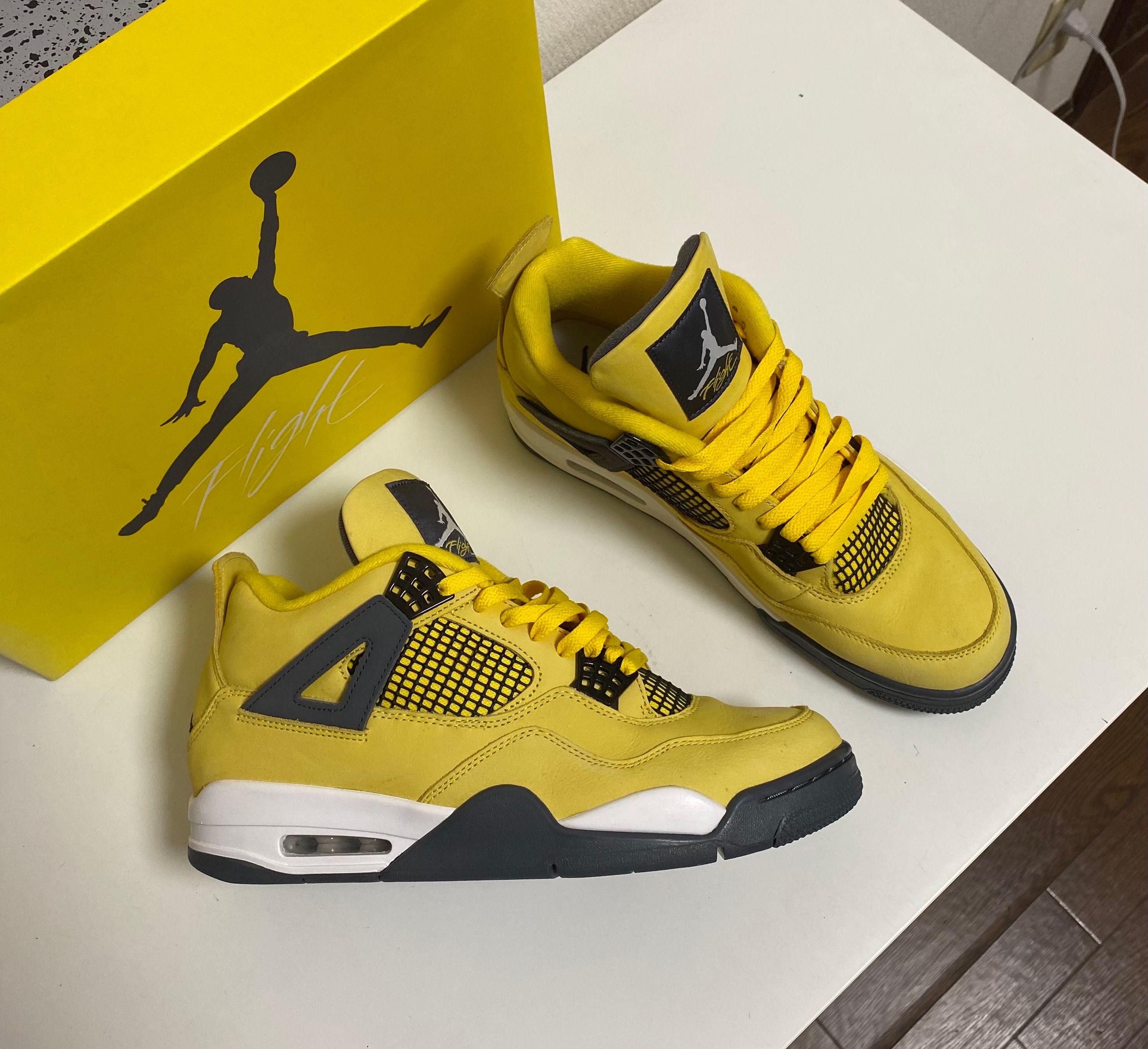 Nike Air Jordan 4 "Tour Yellow"