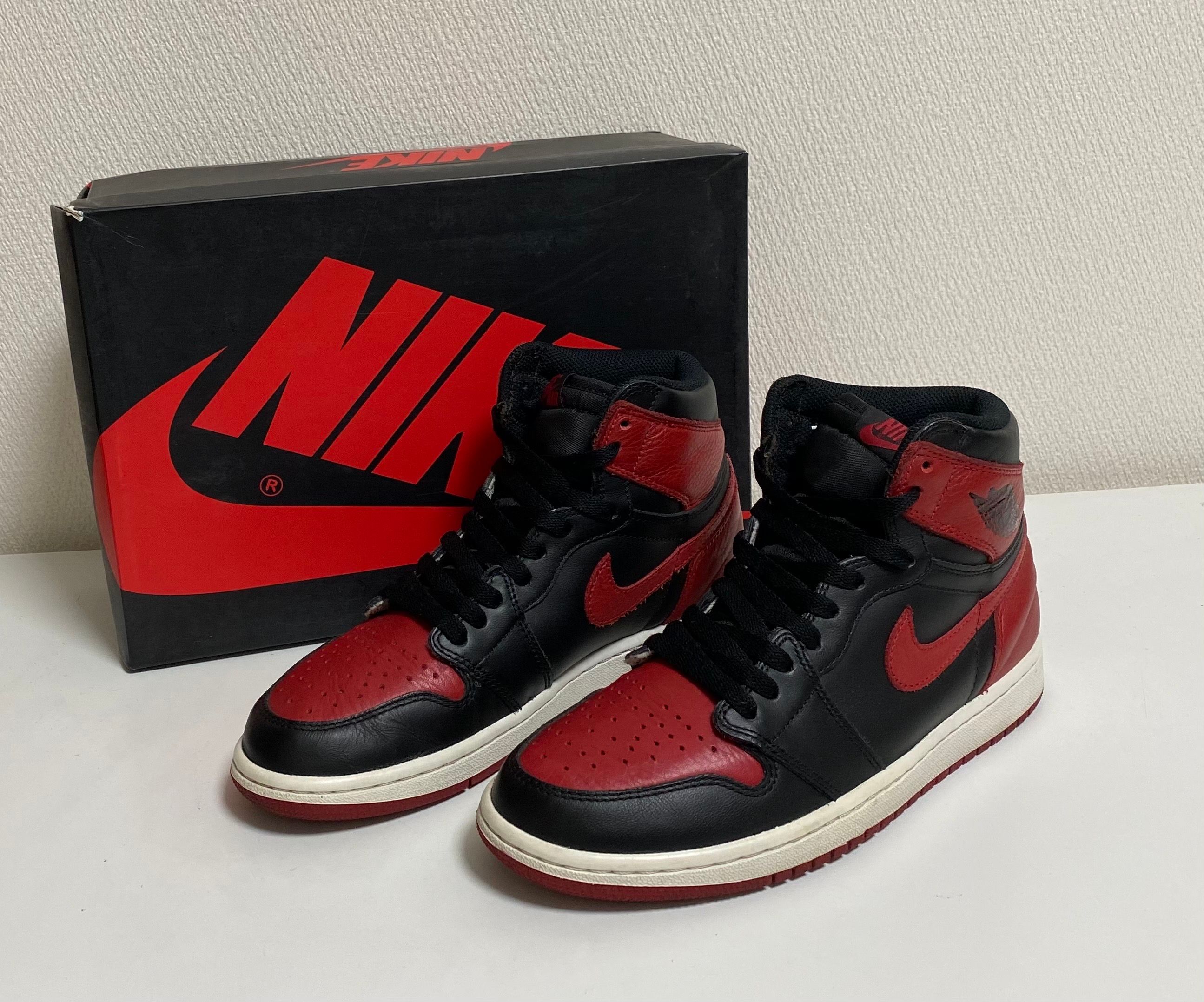 Nike Air Jordan 1 Retro High OG "Bred/Banned" (2016)