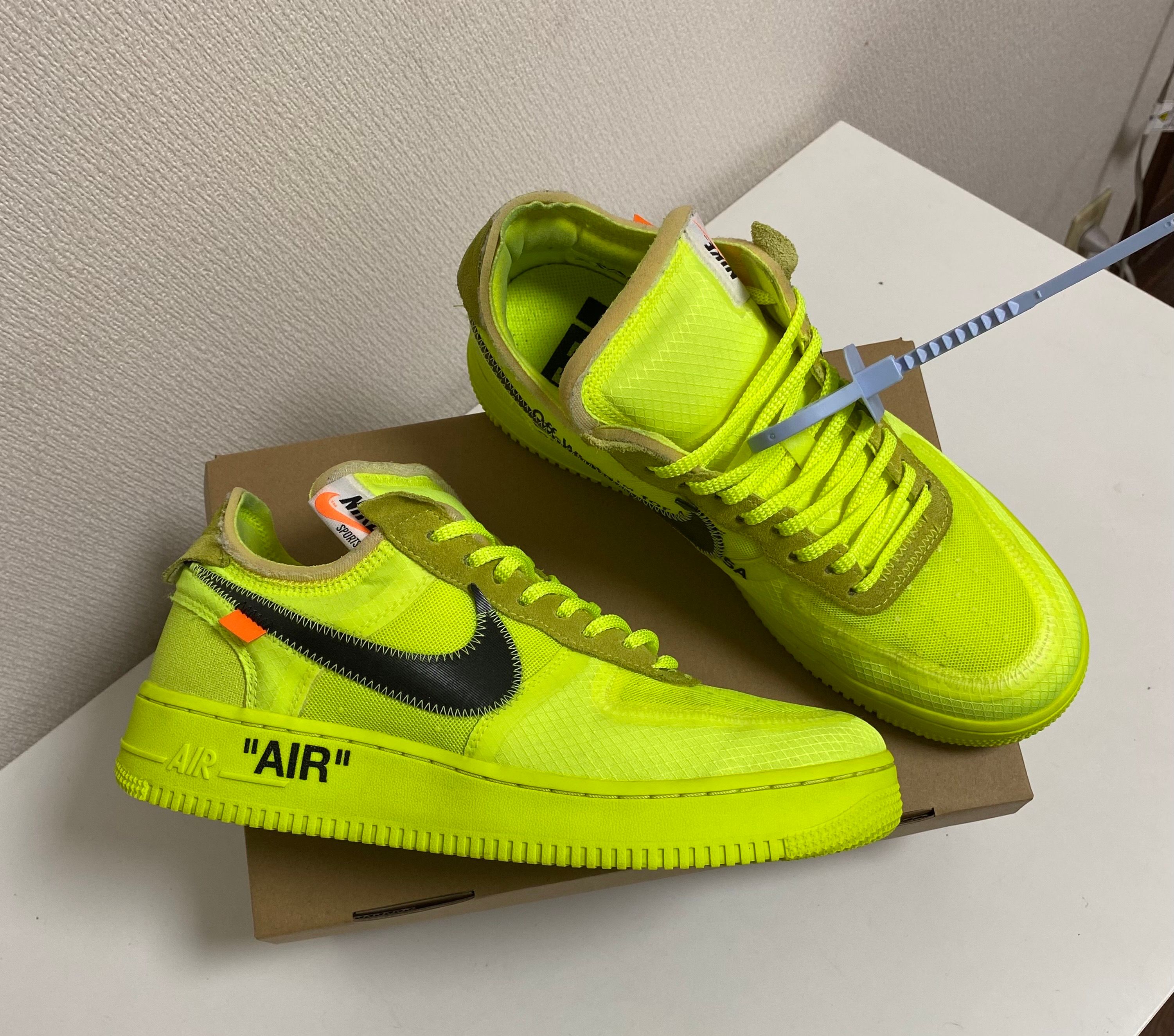 Off-White × Nike Air Force 1 Low "Volt"