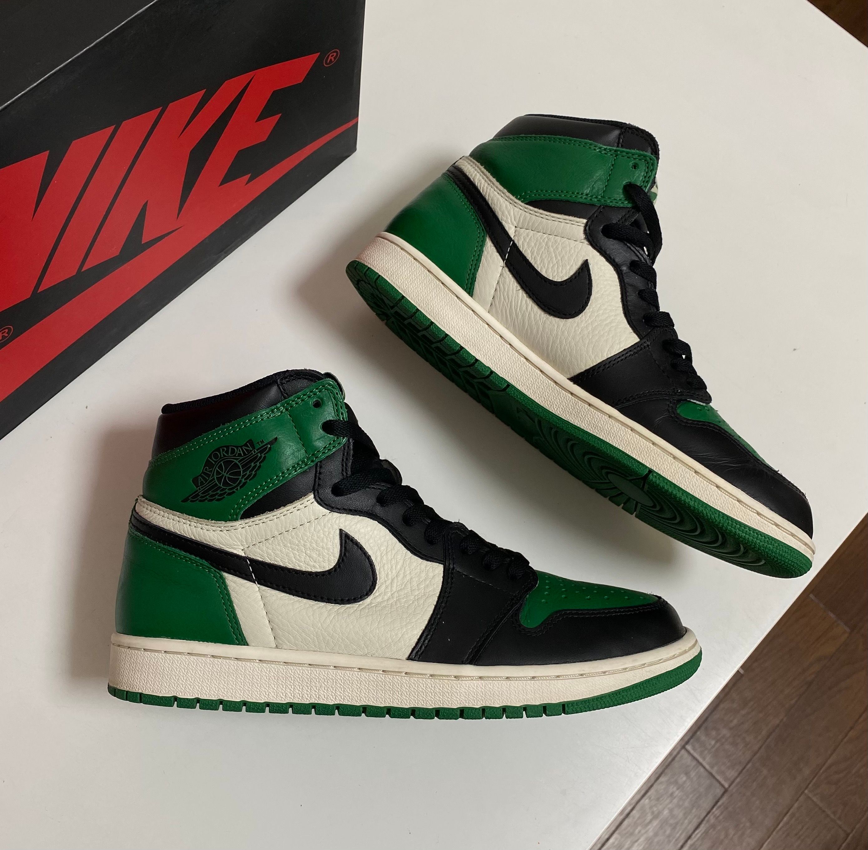 Nike Air Jordan 1 Retro High OG "Pine Green"(2018)