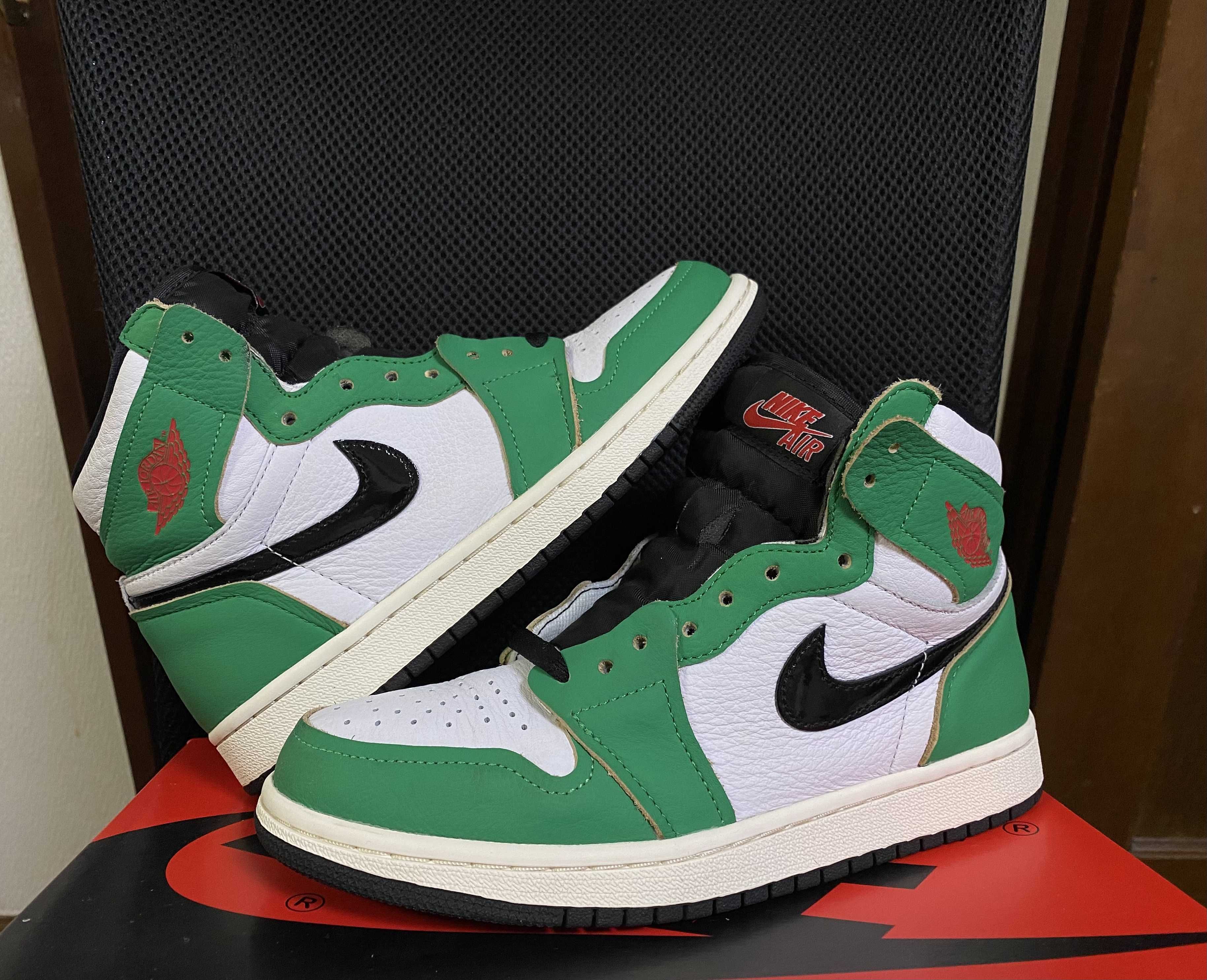 Nike Women's Air Jordan 1 High OG "Lucky Green/White-Sail-Black"