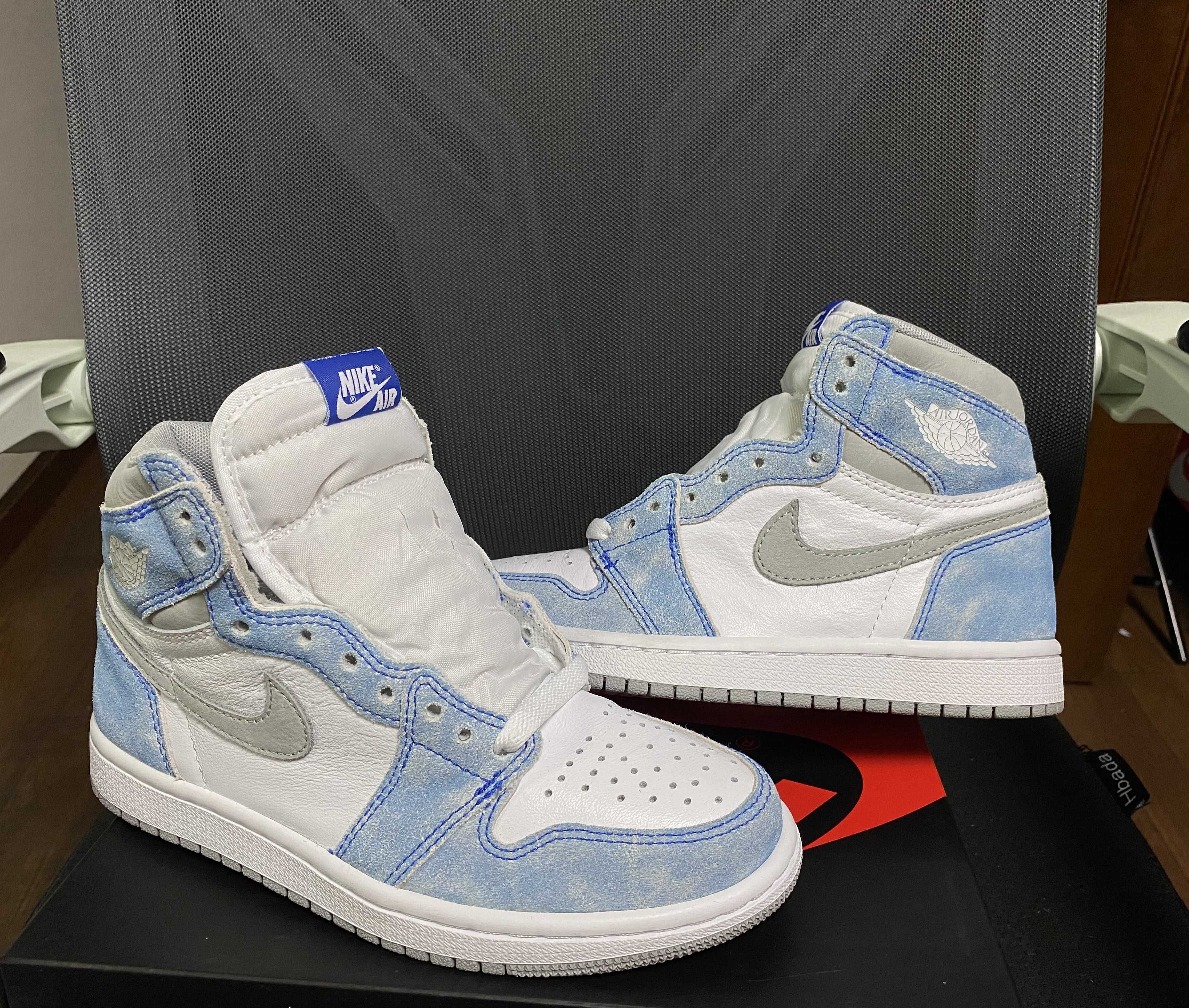 Nike Air Jordan 1 High OG "Hyper Royal"