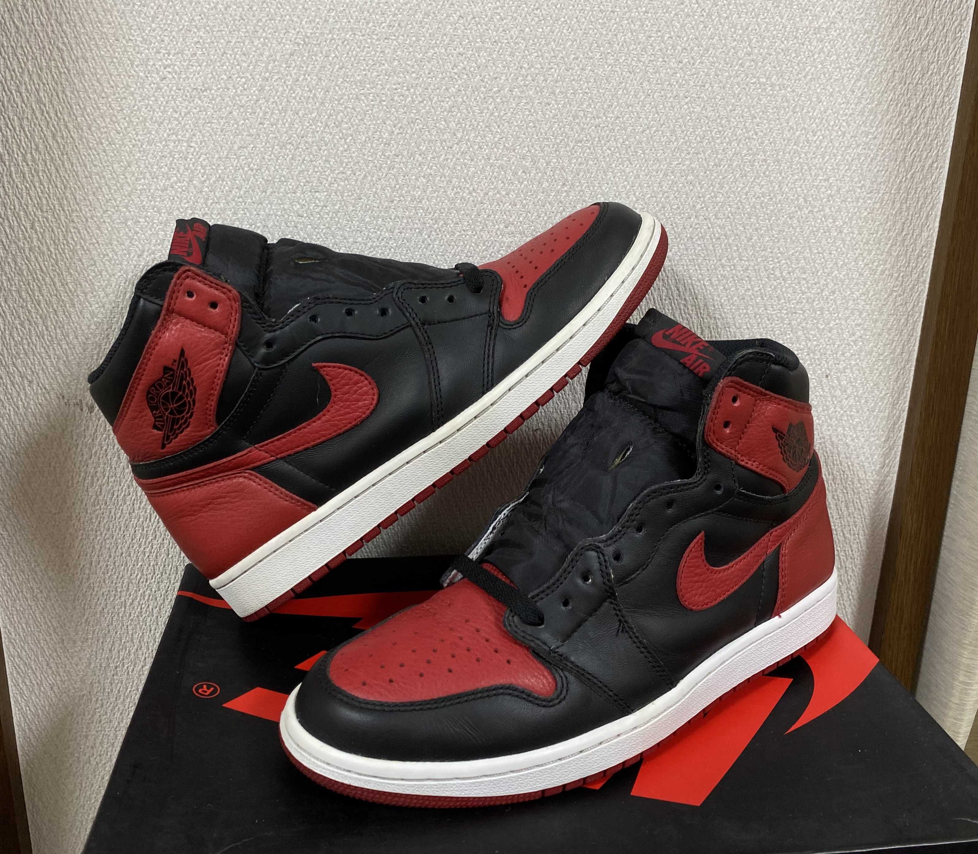 Nike Air Jordan 1 Retro High OG "Bred/Banned" (2016)