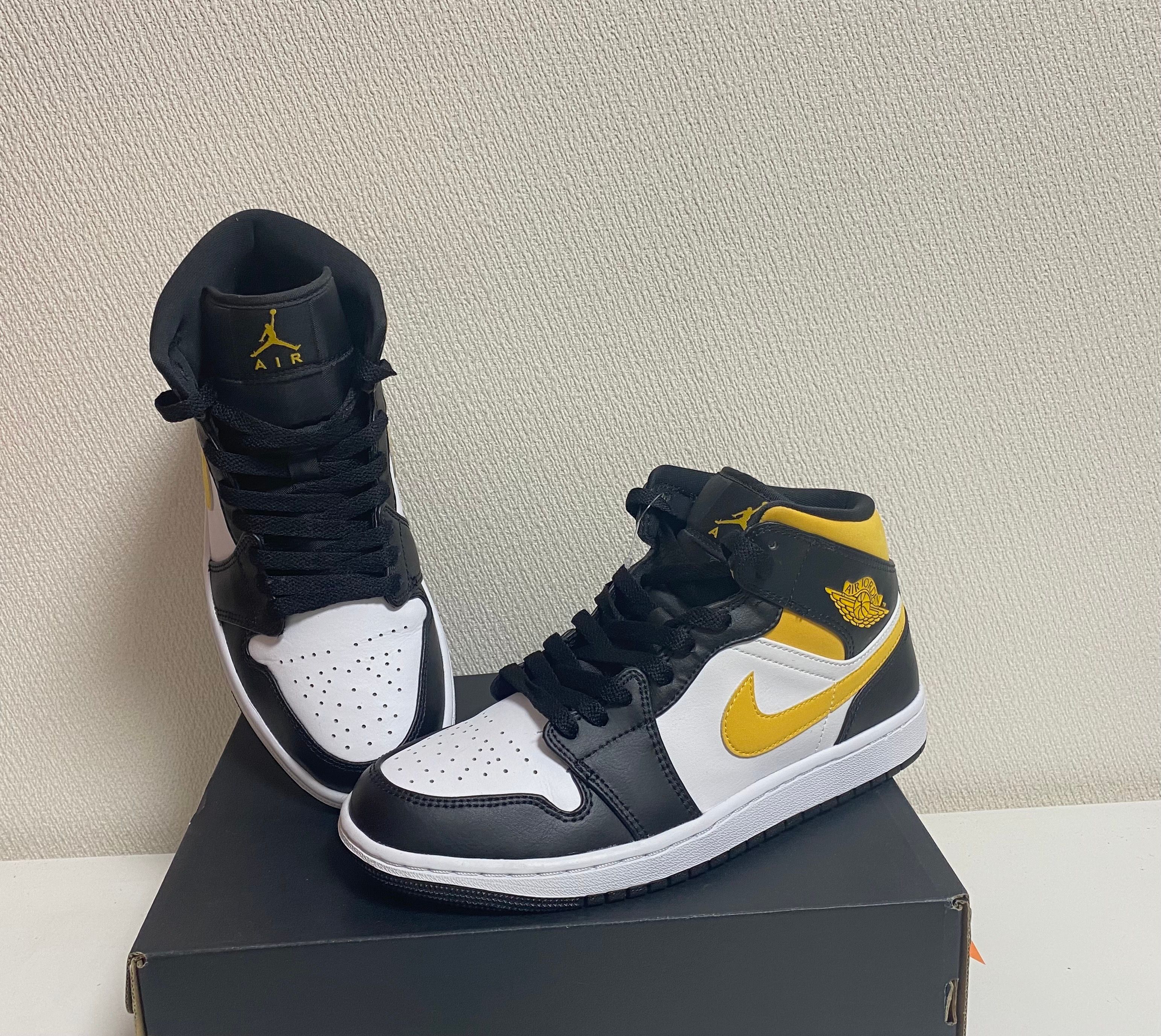 Nike Air Jordan 1 Mid "White/Pollen-Black"