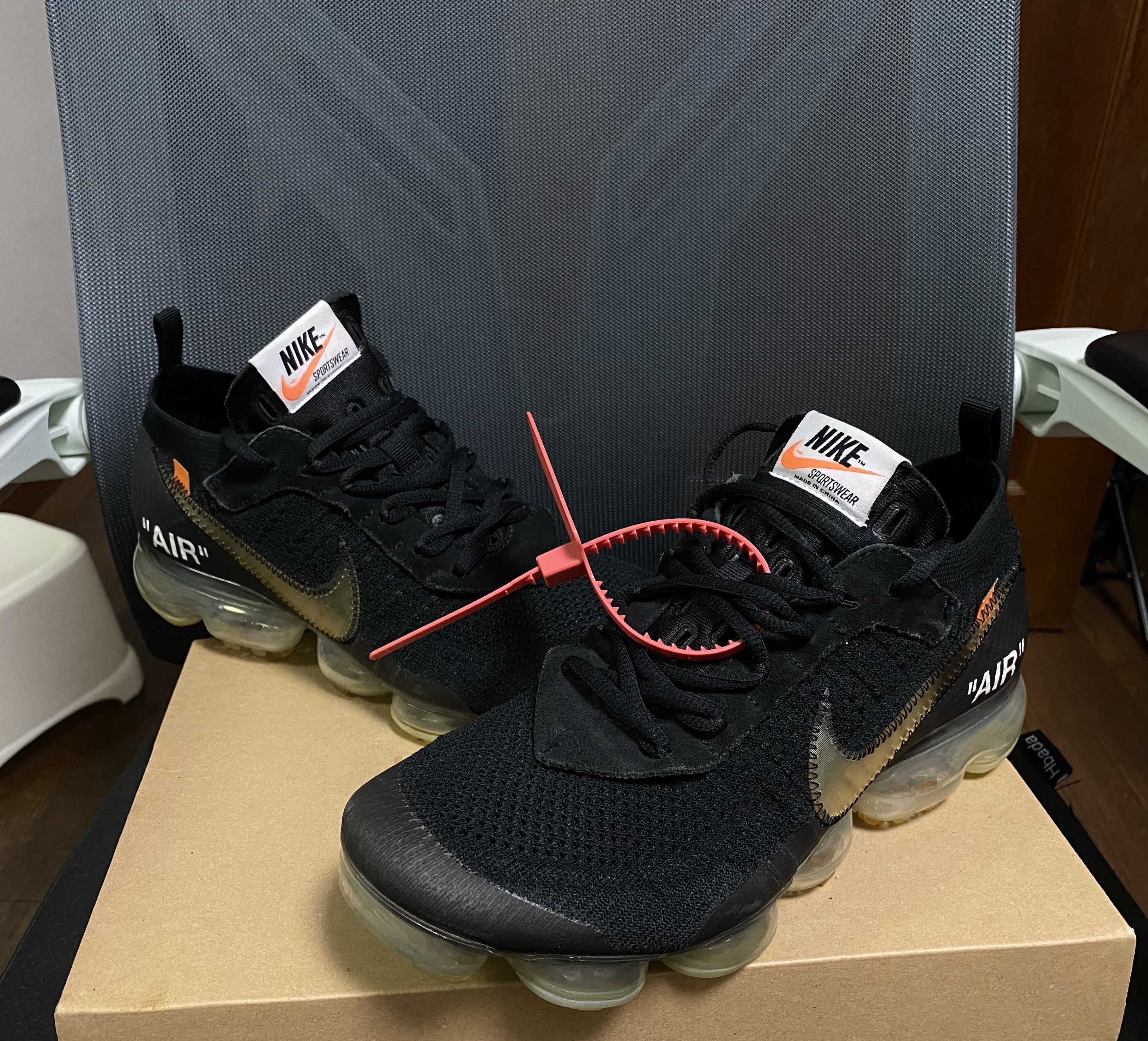 Off-White × Nike Air Vapormax "Black/Total Orange/Clear"