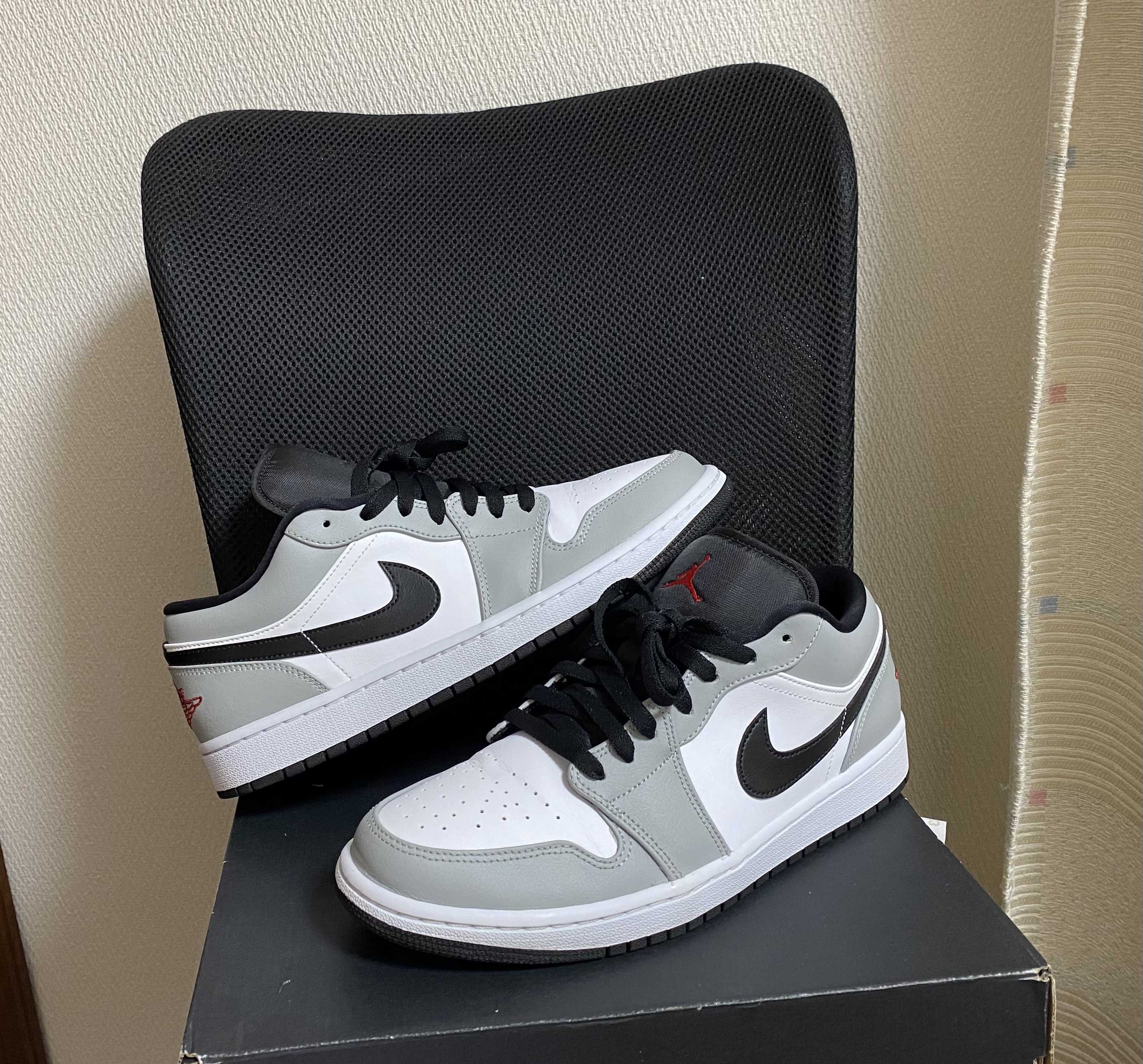 NIKE AIR JORDAN 1 LOW "LIGHT SMOKE GREY"
