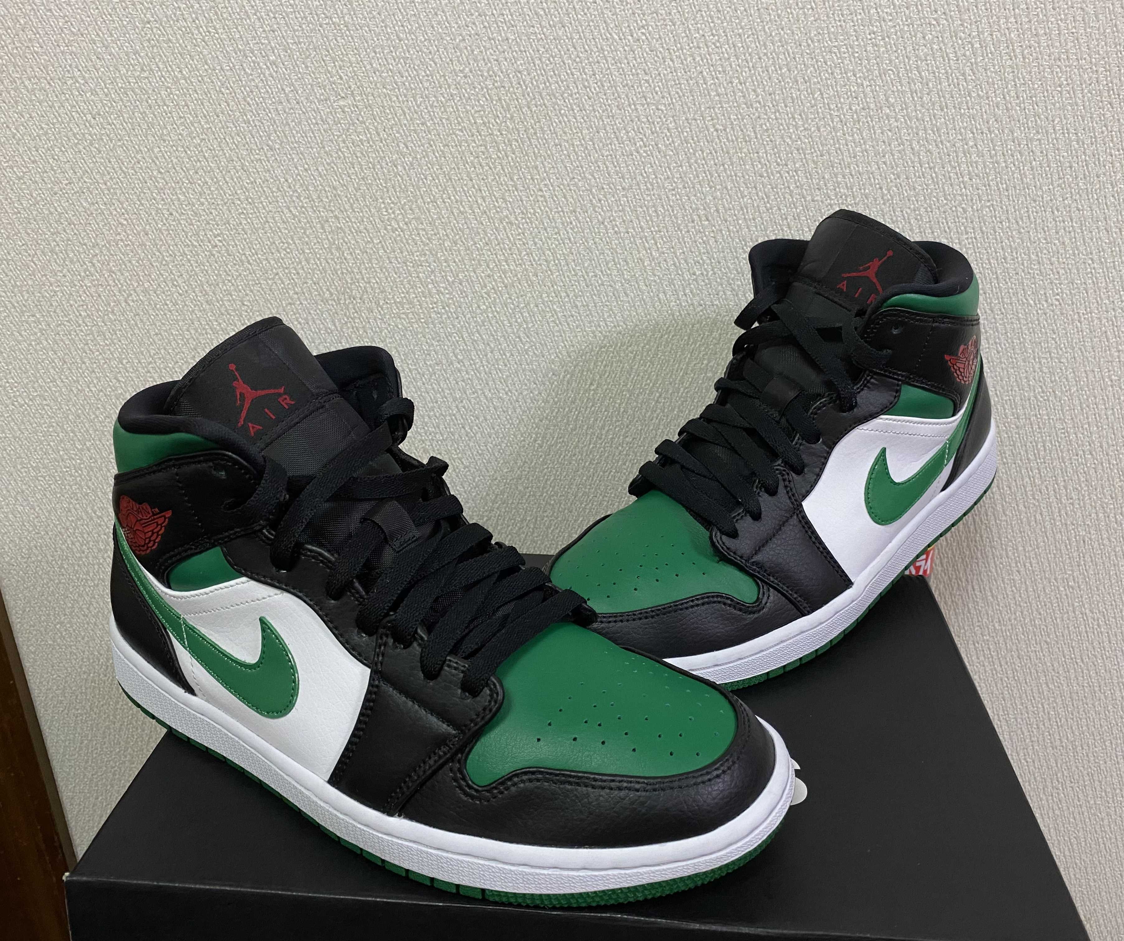 Nike Air Jordan 1 Mid "Pine Green"