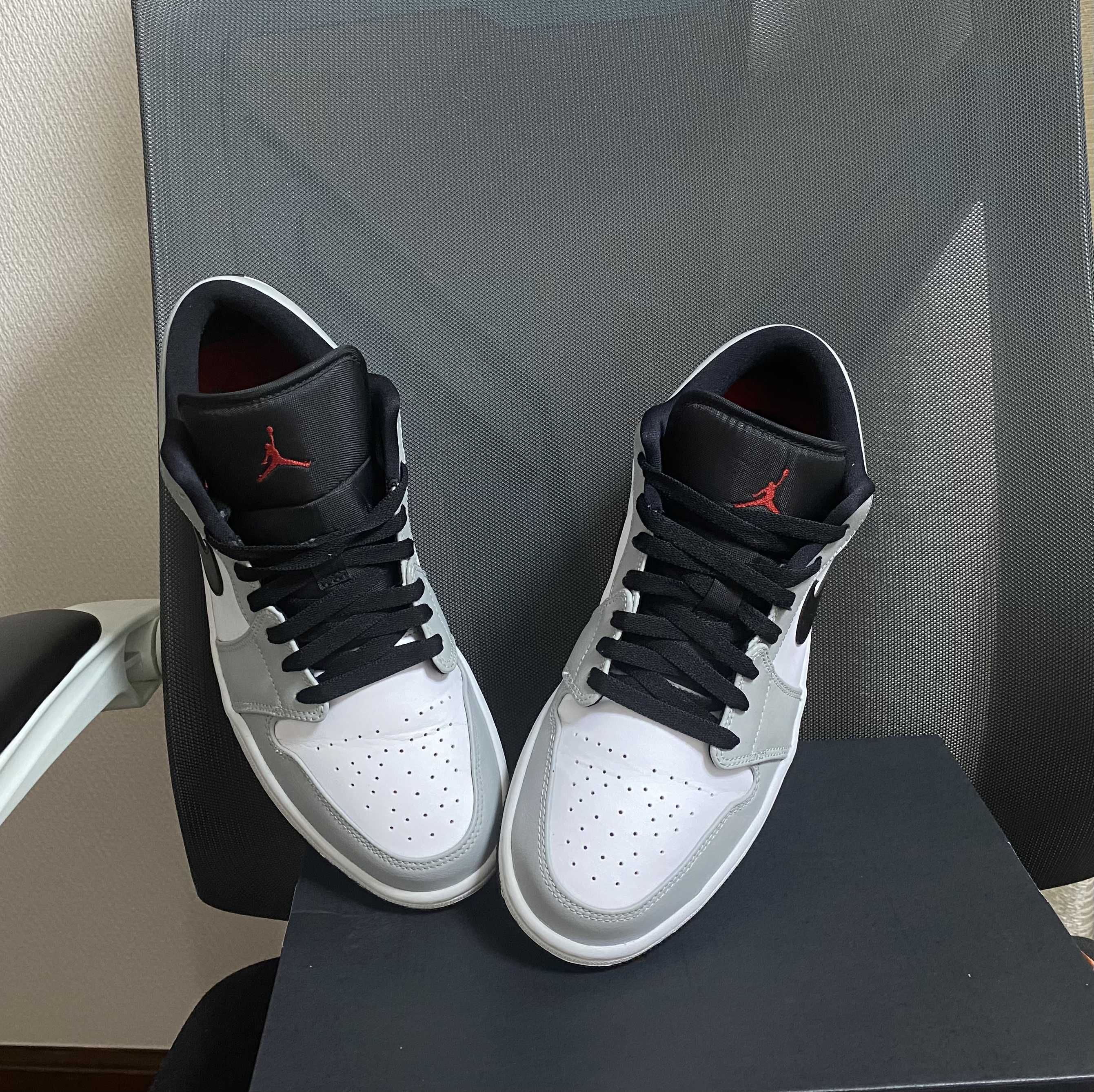 NIKE AIR JORDAN 1 LOW "LIGHT SMOKE GREY"