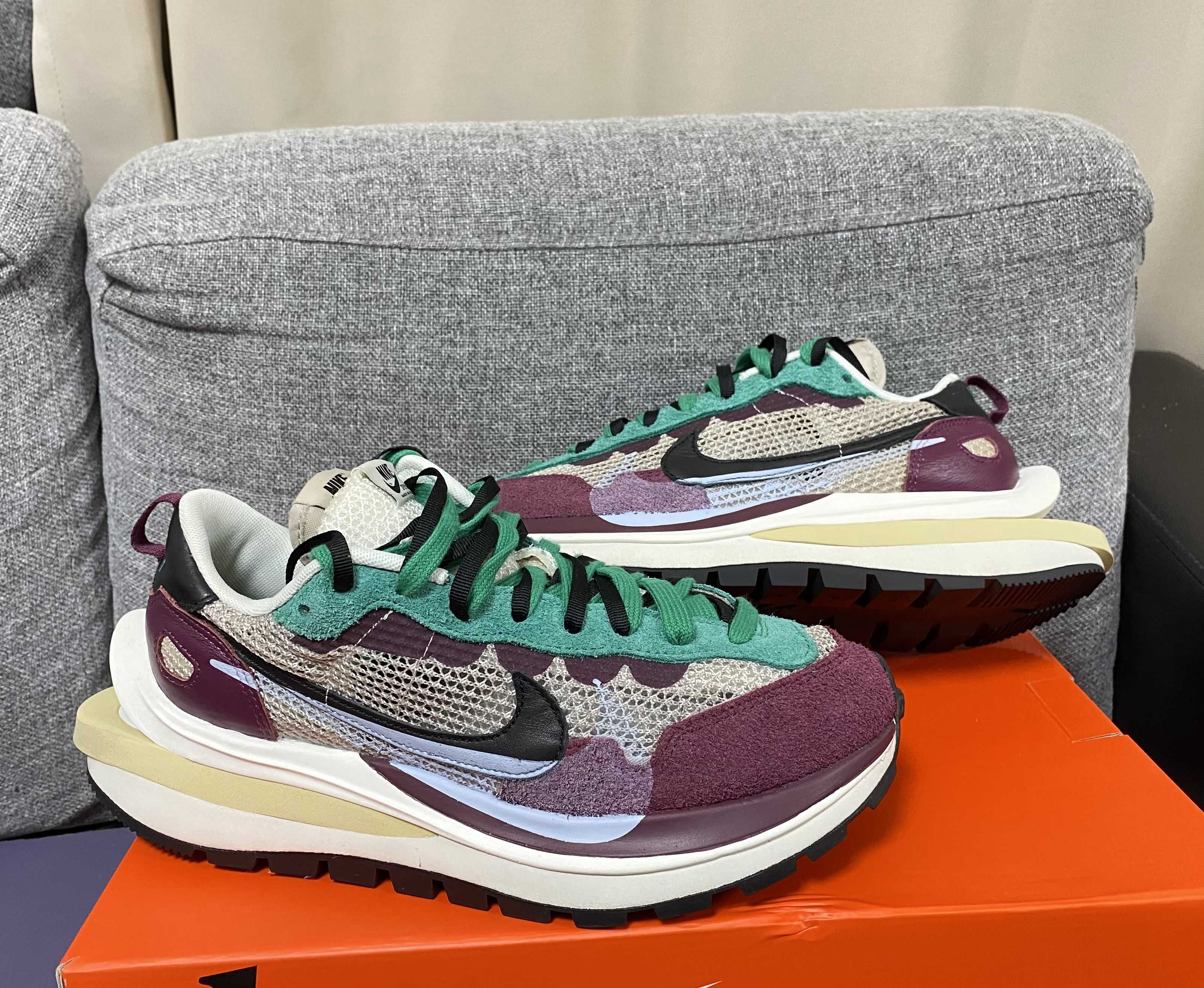 sacai × Nike Vapor Waffle "String/Red/Green"