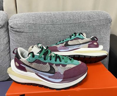 sacai × Nike Vapor Waffle "String/Red/Green"