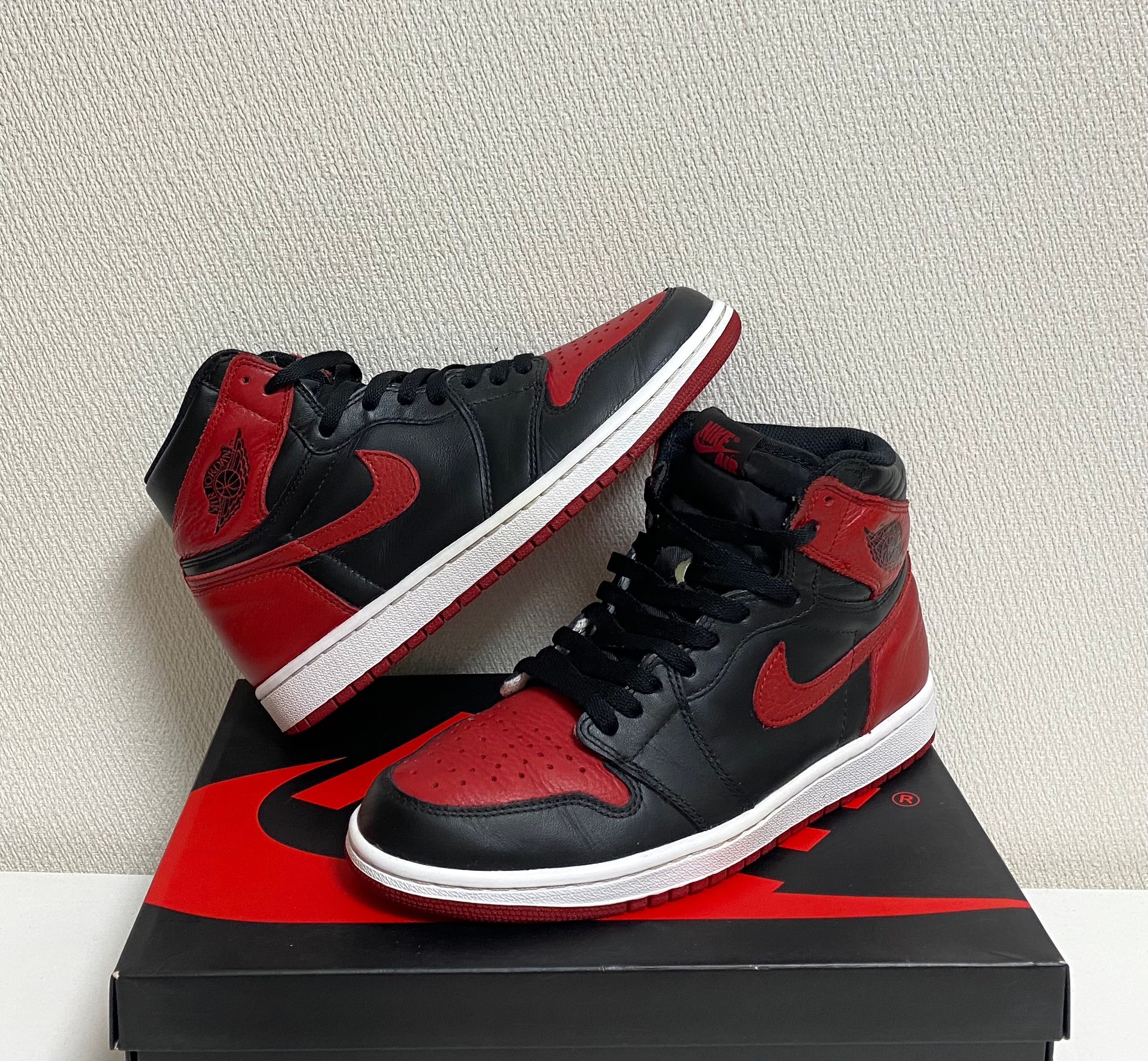 Nike Air Jordan 1 Retro High OG "Bred/Banned" (2016)