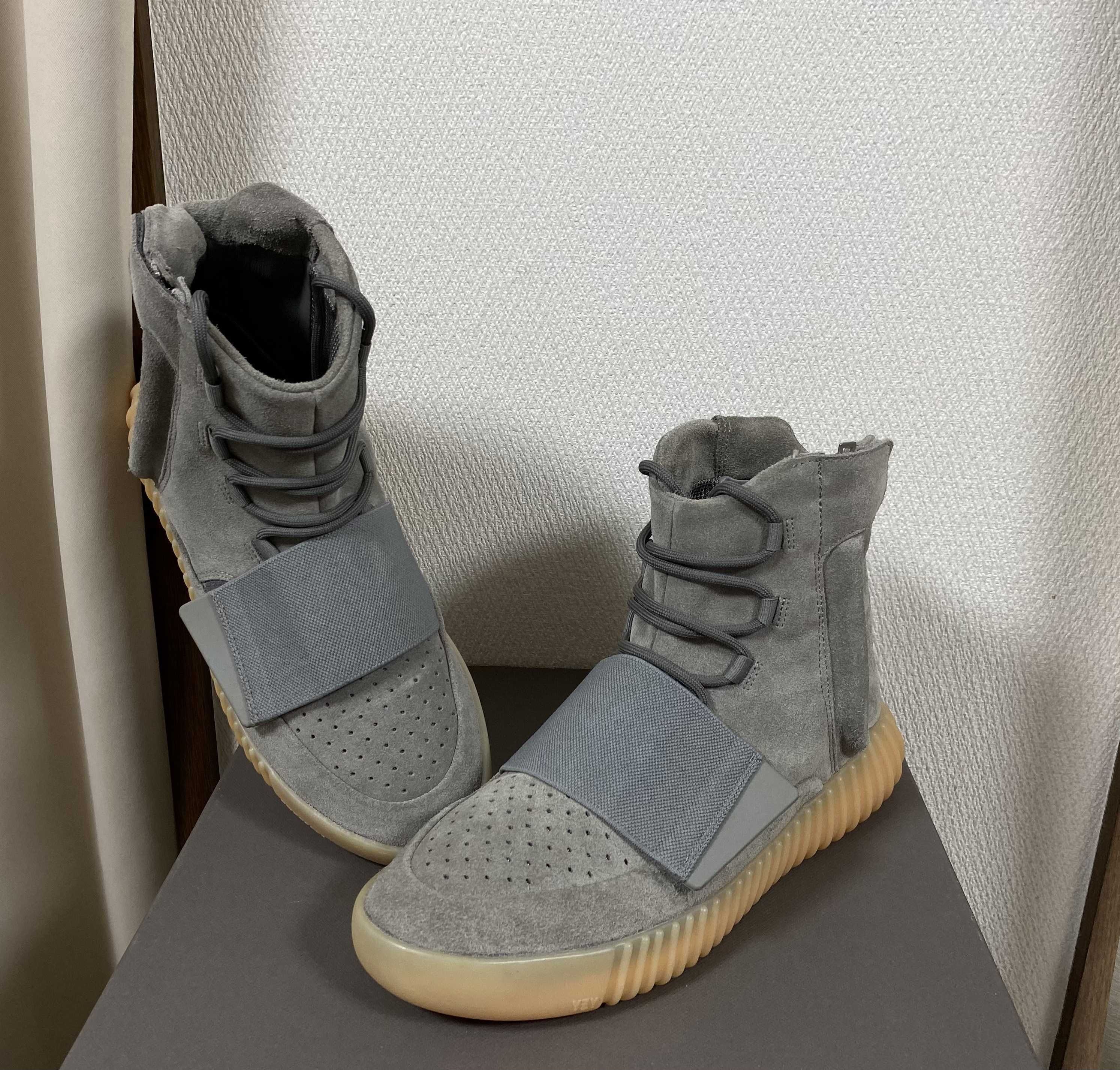 adidas Yeezy Boost 750 "Light Grey Glow In The Dark"